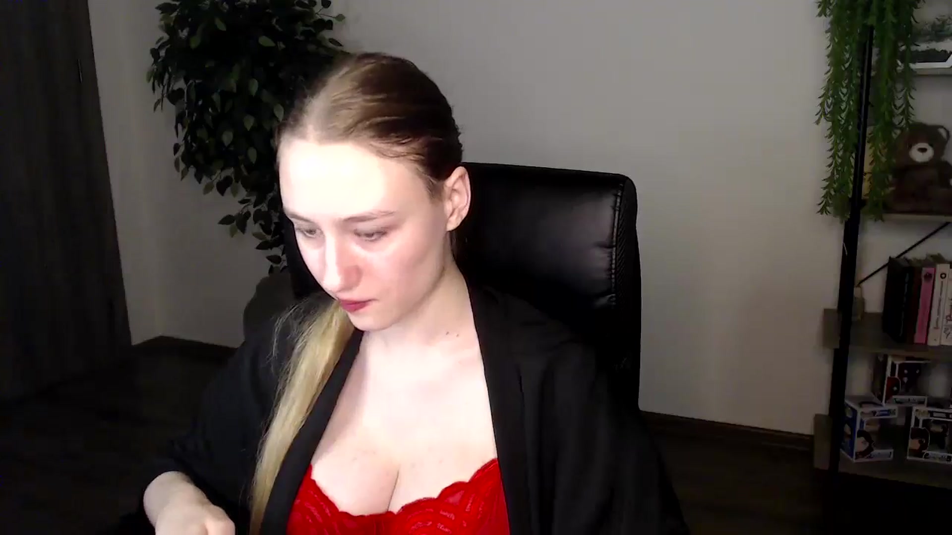 Gallery image thumbnail from HaleyVixen's myfreecams stream on, 11/30/2024, 14:47 image 15 of 20
