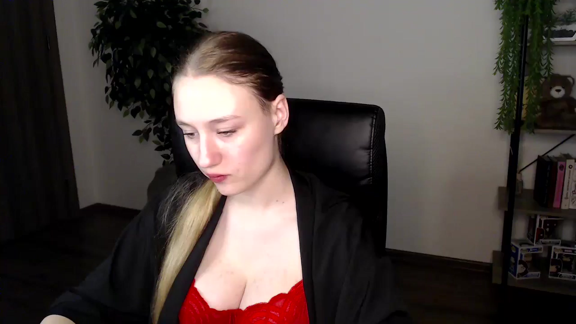 Gallery image thumbnail from HaleyVixen's myfreecams stream on, 11/30/2024, 14:47 image 14 of 20