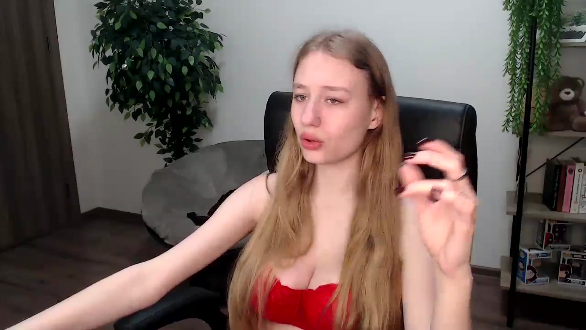 Gallery image thumbnail from HaleyVixen's myfreecams stream on, 12/02/2024, 10:21 image 14 of 20