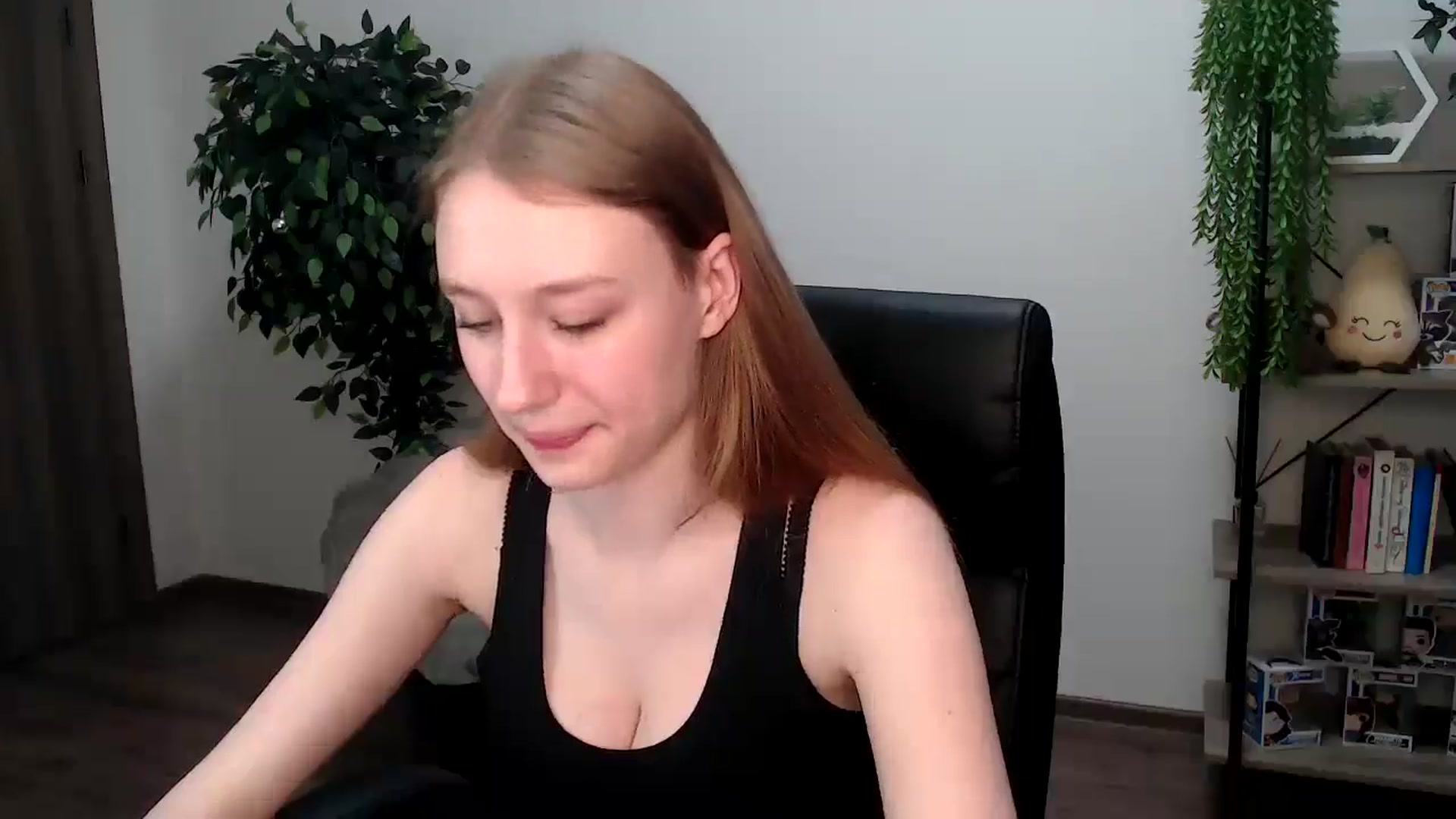 Gallery image thumbnail from HaleyVixen's myfreecams stream on, 12/07/2024, 11:24 image 16 of 20