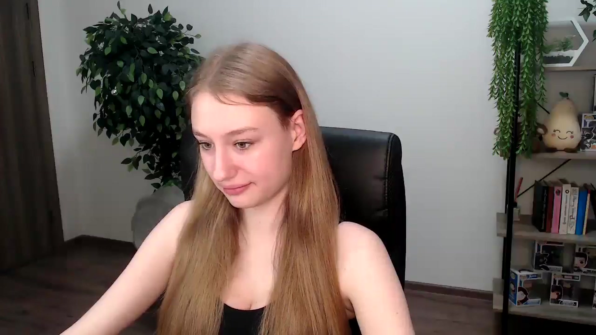 Gallery image thumbnail from HaleyVixen's myfreecams stream on, 12/07/2024, 11:24 image 14 of 20