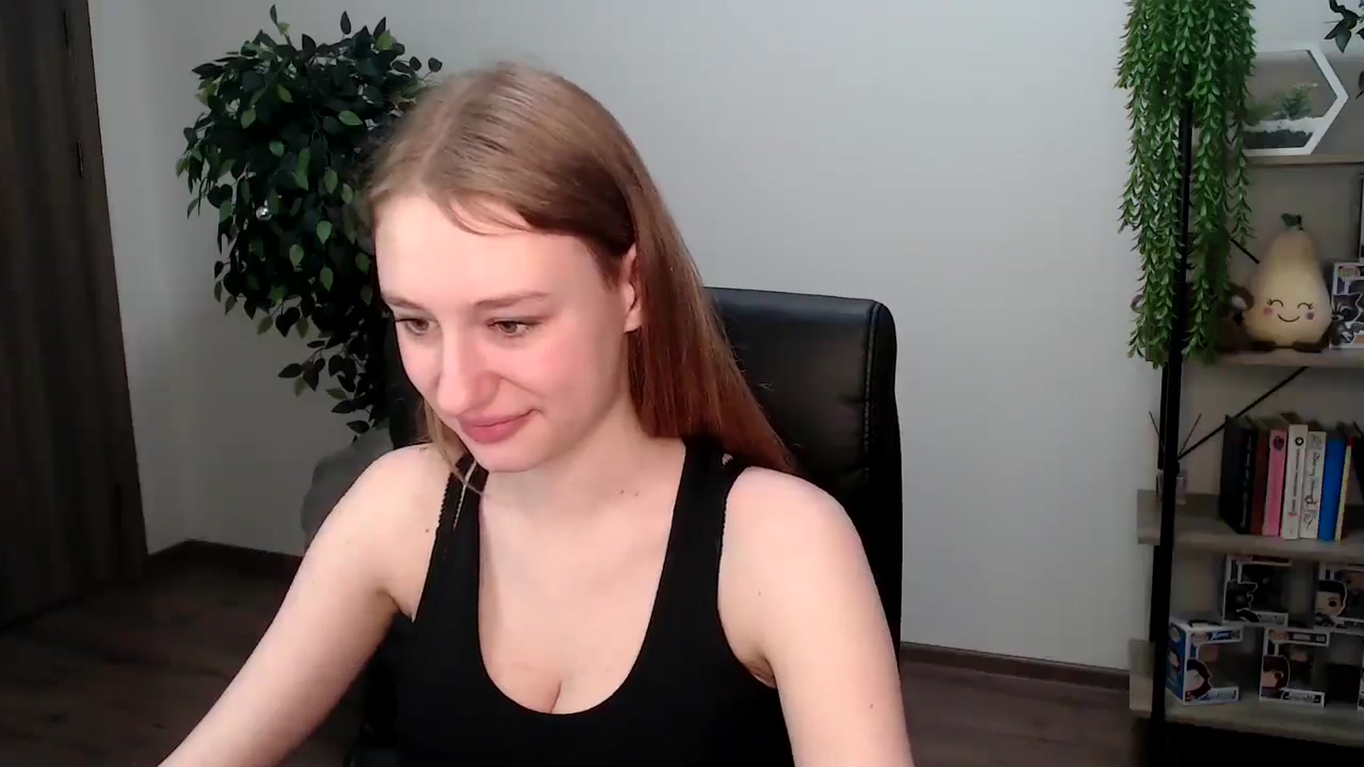 Gallery image thumbnail from HaleyVixen's myfreecams stream on, 12/07/2024, 11:53 image 14 of 20