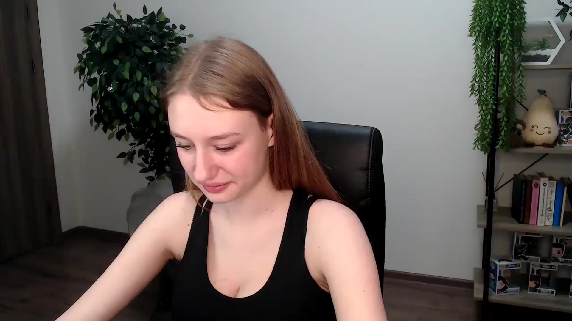 Gallery image thumbnail from HaleyVixen's myfreecams stream on, 12/07/2024, 11:53 image 16 of 20