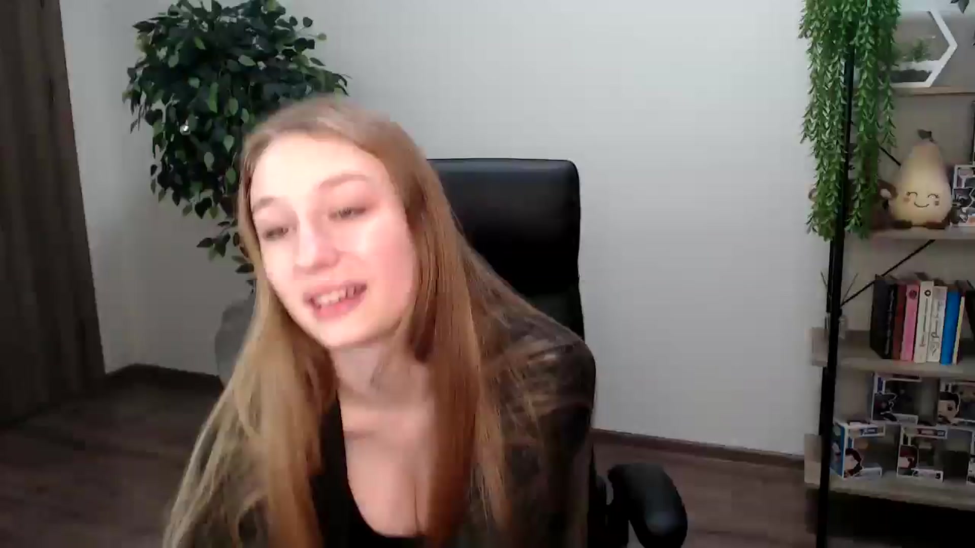 Gallery image thumbnail from HaleyVixen's myfreecams stream on, 12/07/2024, 13:32 image 1 of 20