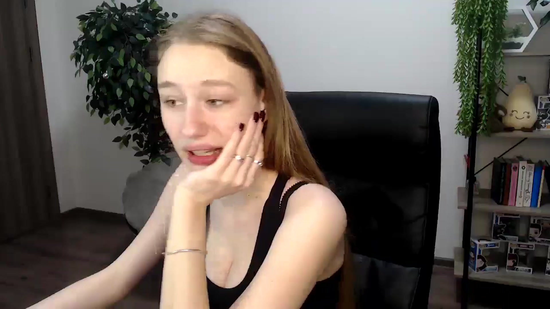 Gallery image thumbnail from HaleyVixen's myfreecams stream on, 12/08/2024, 10:07 image 20 of 20