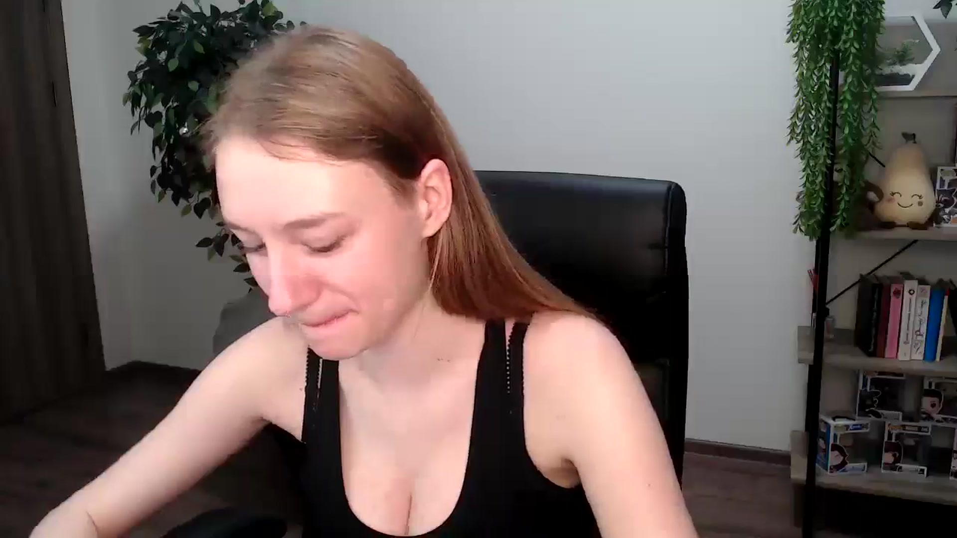 Gallery image thumbnail from HaleyVixen's myfreecams stream on, 12/08/2024, 10:07 image 4 of 20
