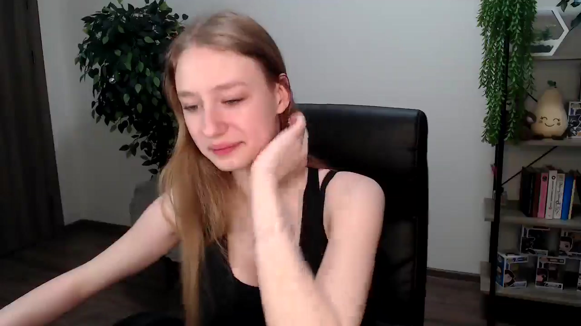 Gallery image thumbnail from HaleyVixen's myfreecams stream on, 12/08/2024, 11:11 image 11 of 20