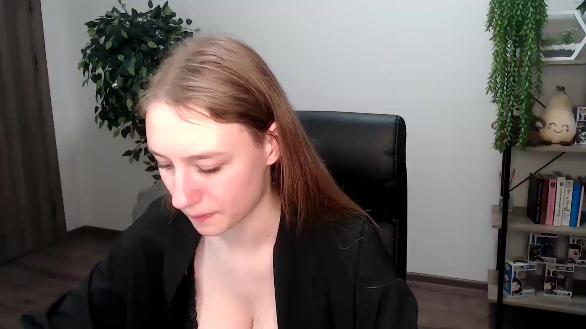 Gallery image thumbnail from HaleyVixen's myfreecams stream on, 12/08/2024, 13:16 image 12 of 20