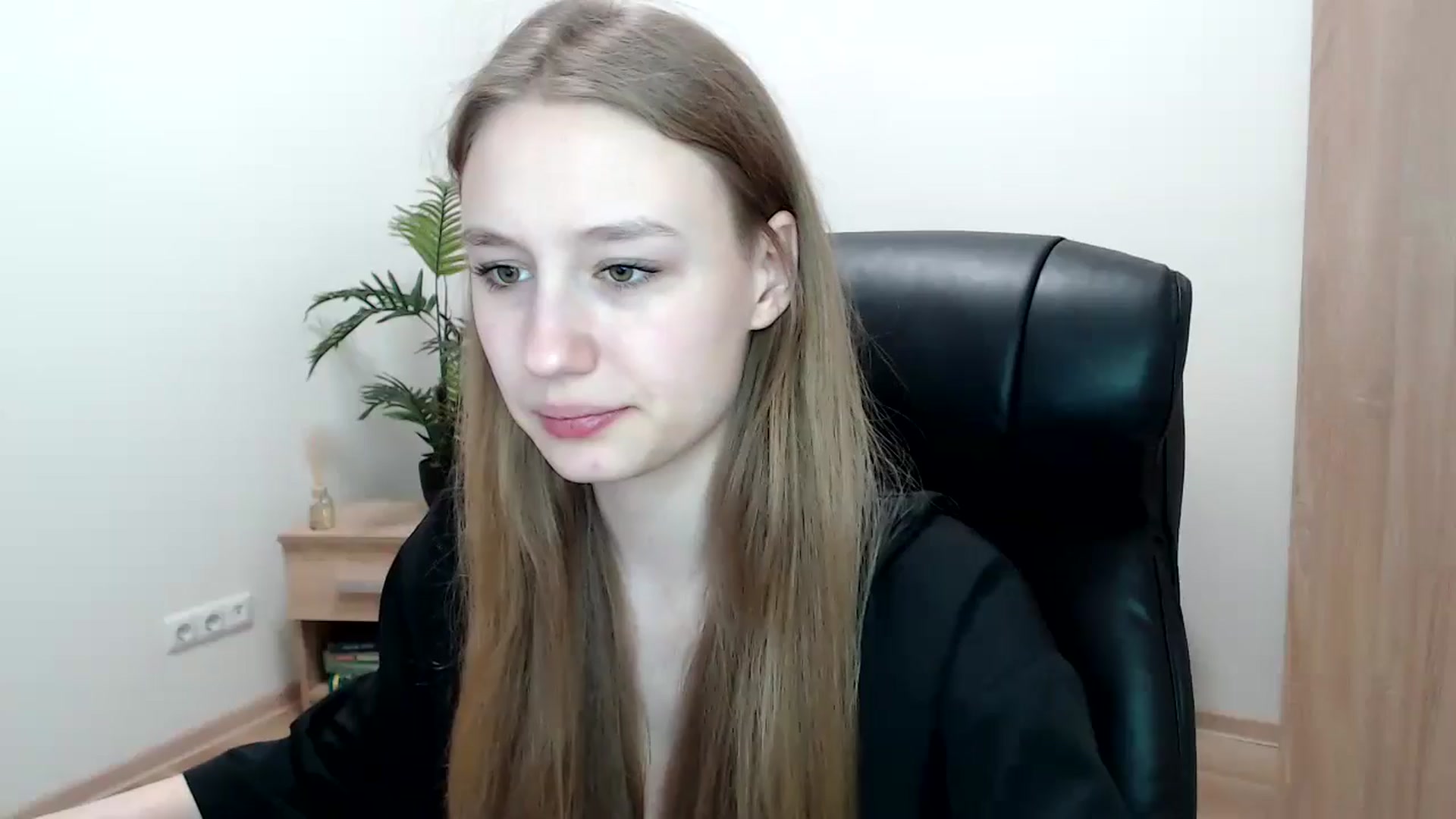 Gallery image thumbnail from HaleyVixen's myfreecams stream on, 12/09/2024, 09:59 image 1 of 20