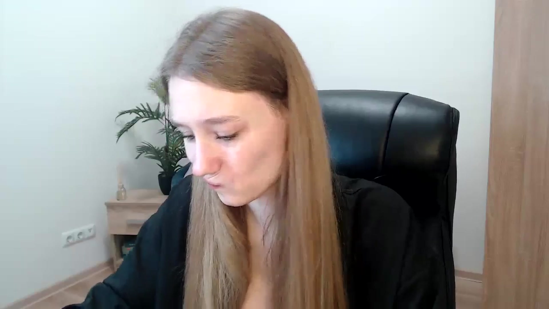 Gallery image thumbnail from HaleyVixen's myfreecams stream on, 12/09/2024, 10:16 image 7 of 20