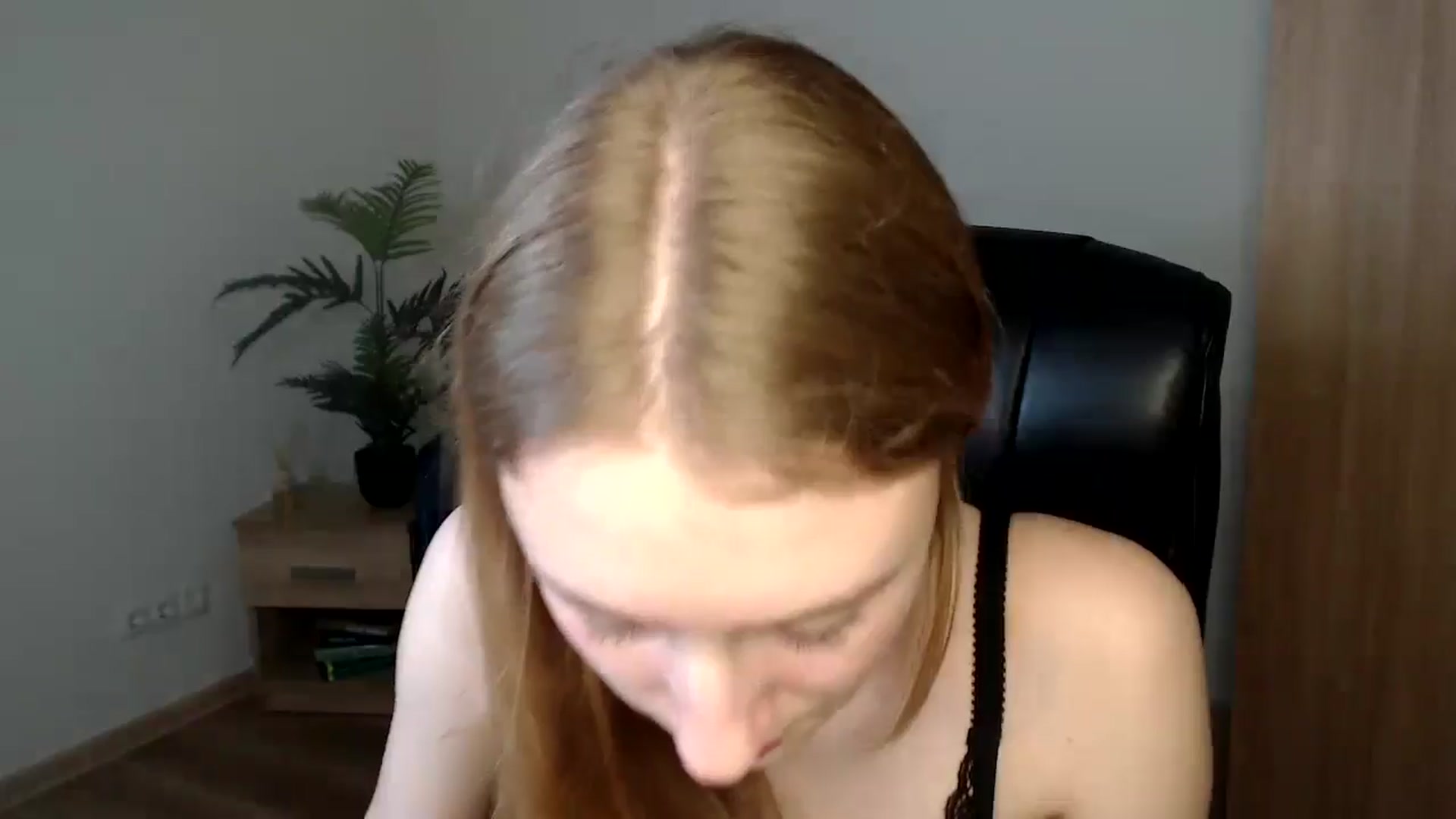 Gallery image thumbnail from HaleyVixen's myfreecams stream on, 12/10/2024, 14:39 image 18 of 20