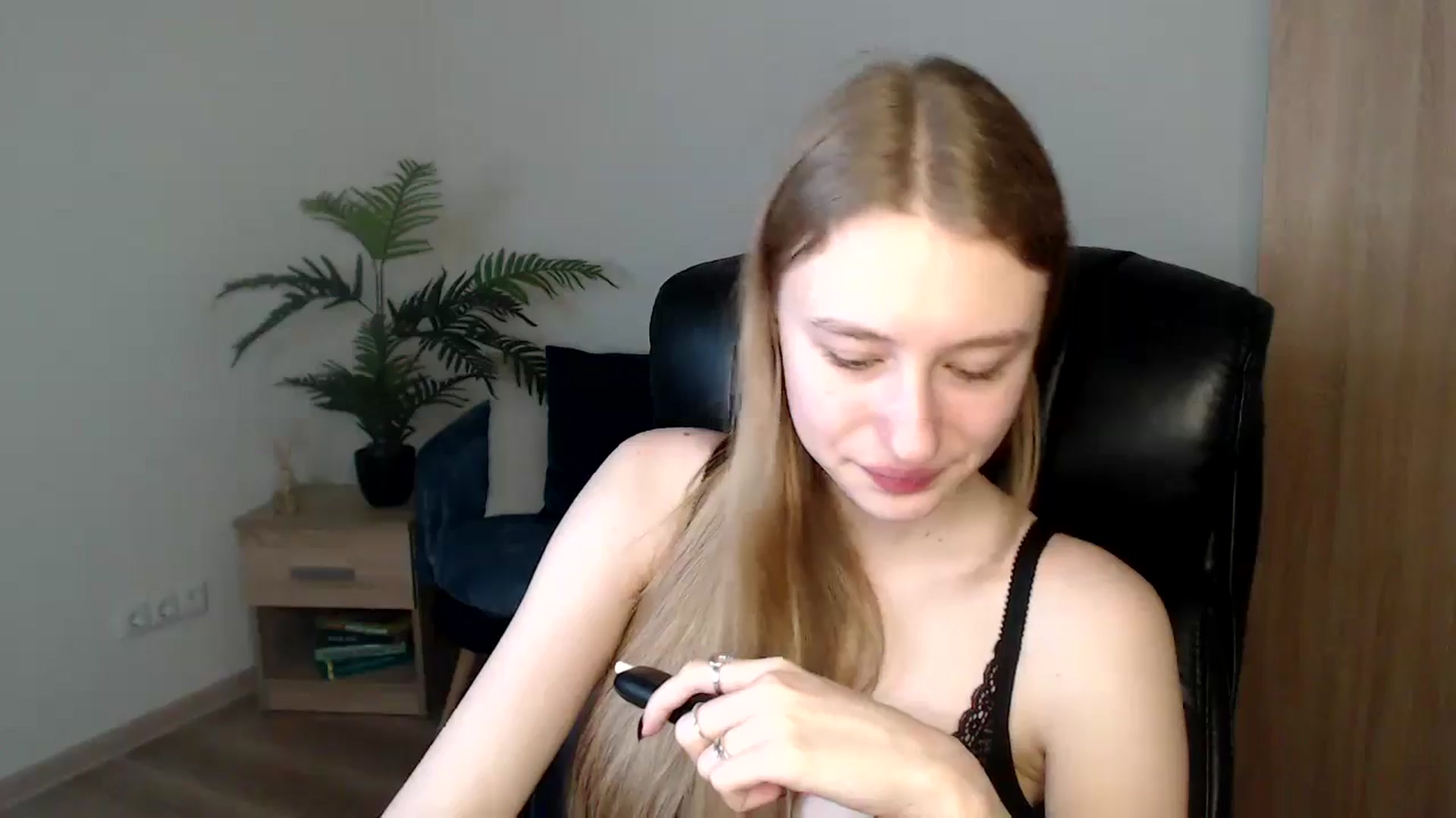 Gallery image thumbnail from HaleyVixen's myfreecams stream on, 12/10/2024, 14:39 image 17 of 20