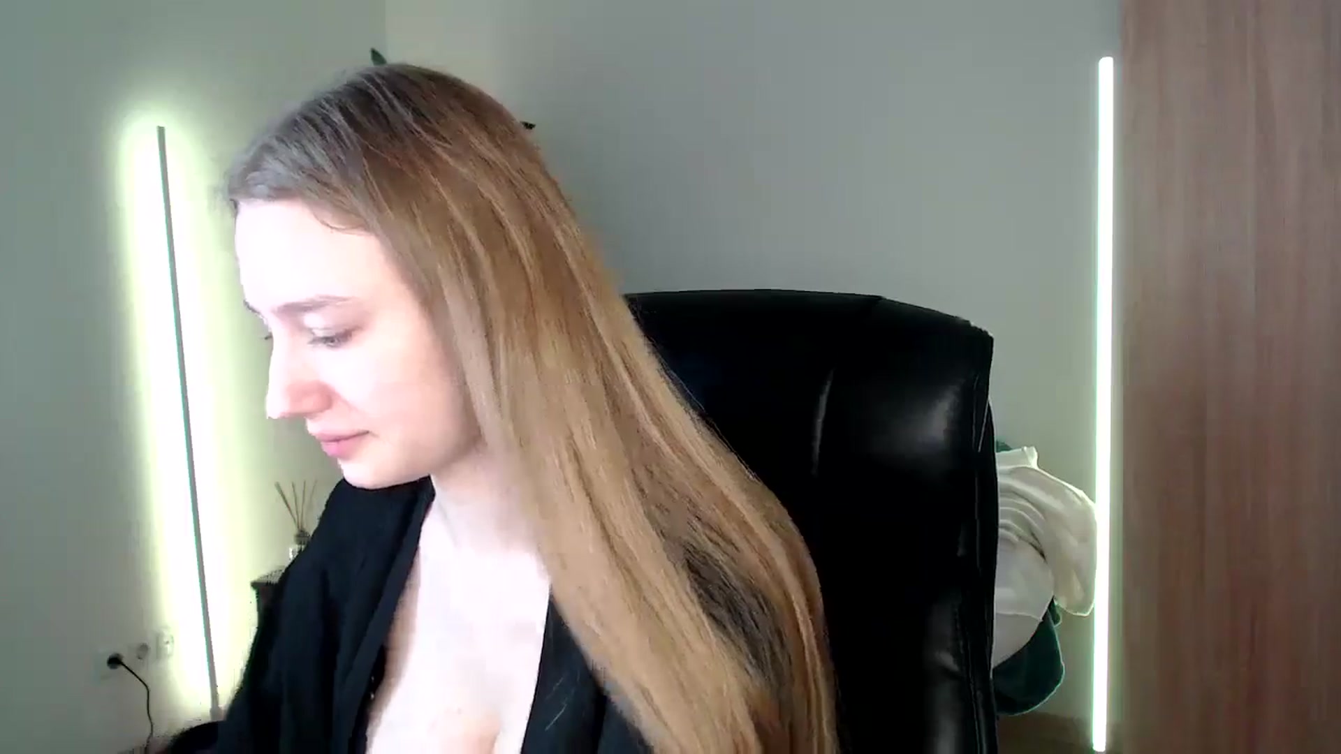 Gallery image thumbnail from HaleyVixen's myfreecams stream on, 12/11/2024, 09:26 image 7 of 20