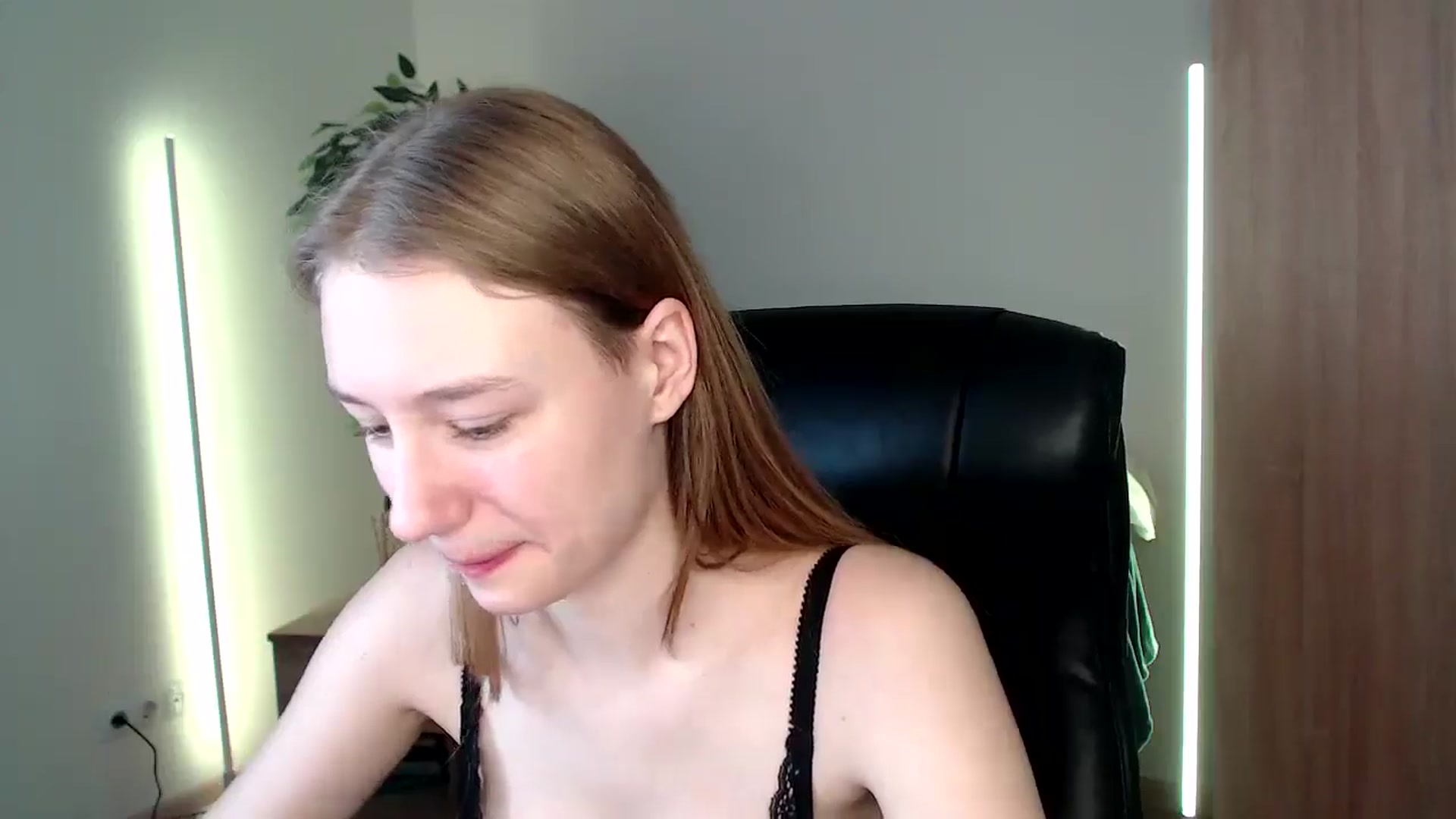 Gallery image thumbnail from HaleyVixen's myfreecams stream on, 12/11/2024, 10:18 image 5 of 20