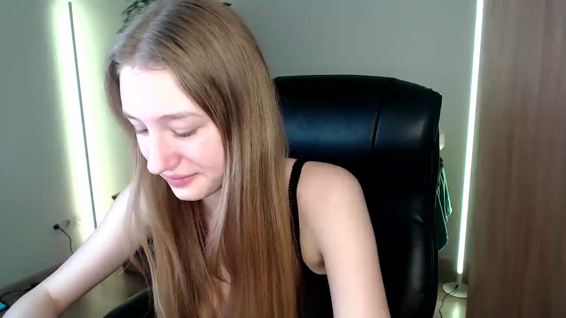 Gallery image thumbnail from HaleyVixen's myfreecams stream on, 12/11/2024, 11:13 image 2 of 20