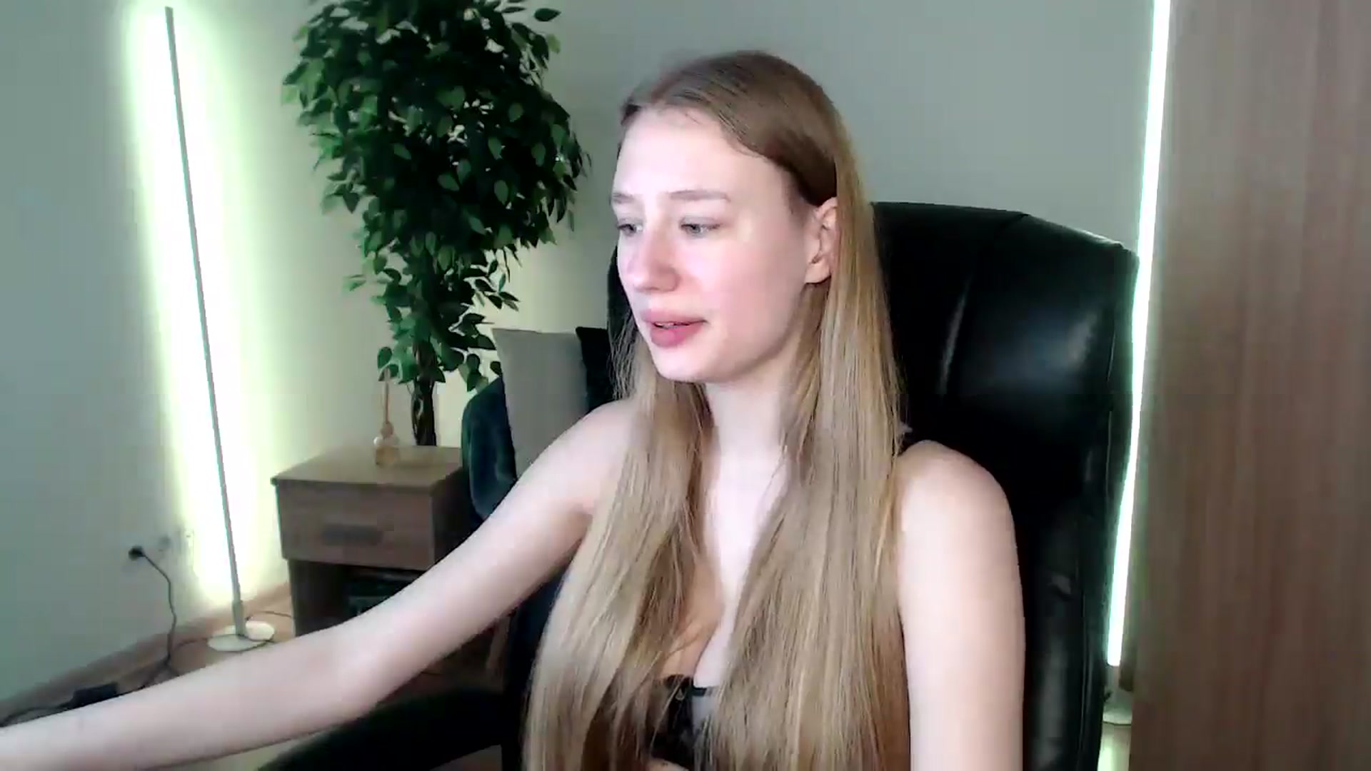 Gallery image thumbnail from HaleyVixen's myfreecams stream on, 12/11/2024, 11:13 image 20 of 20