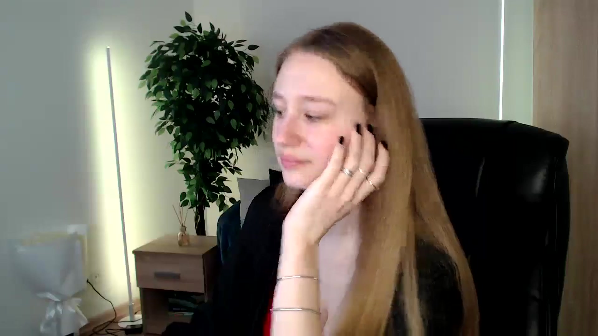 Gallery image thumbnail from HaleyVixen's myfreecams stream on, 12/14/2024, 11:12 image 19 of 20