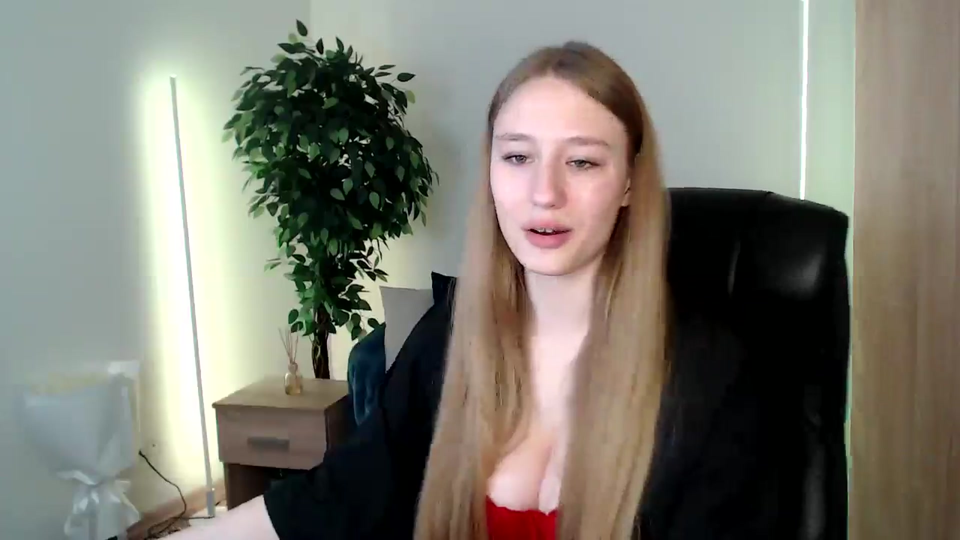 Gallery image thumbnail from HaleyVixen's myfreecams stream on, 12/14/2024, 11:59 image 20 of 20
