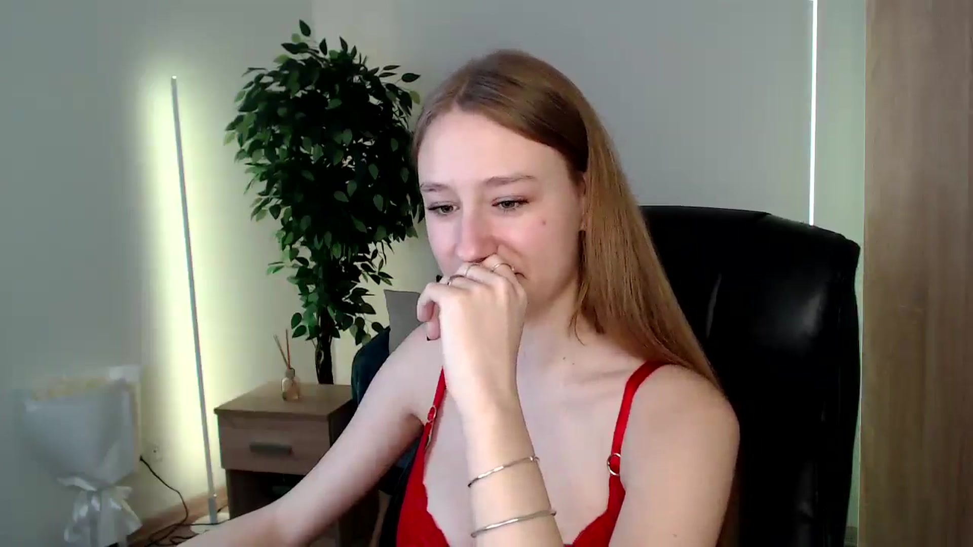 Gallery image thumbnail from HaleyVixen's myfreecams stream on, 12/14/2024, 12:32 image 9 of 20