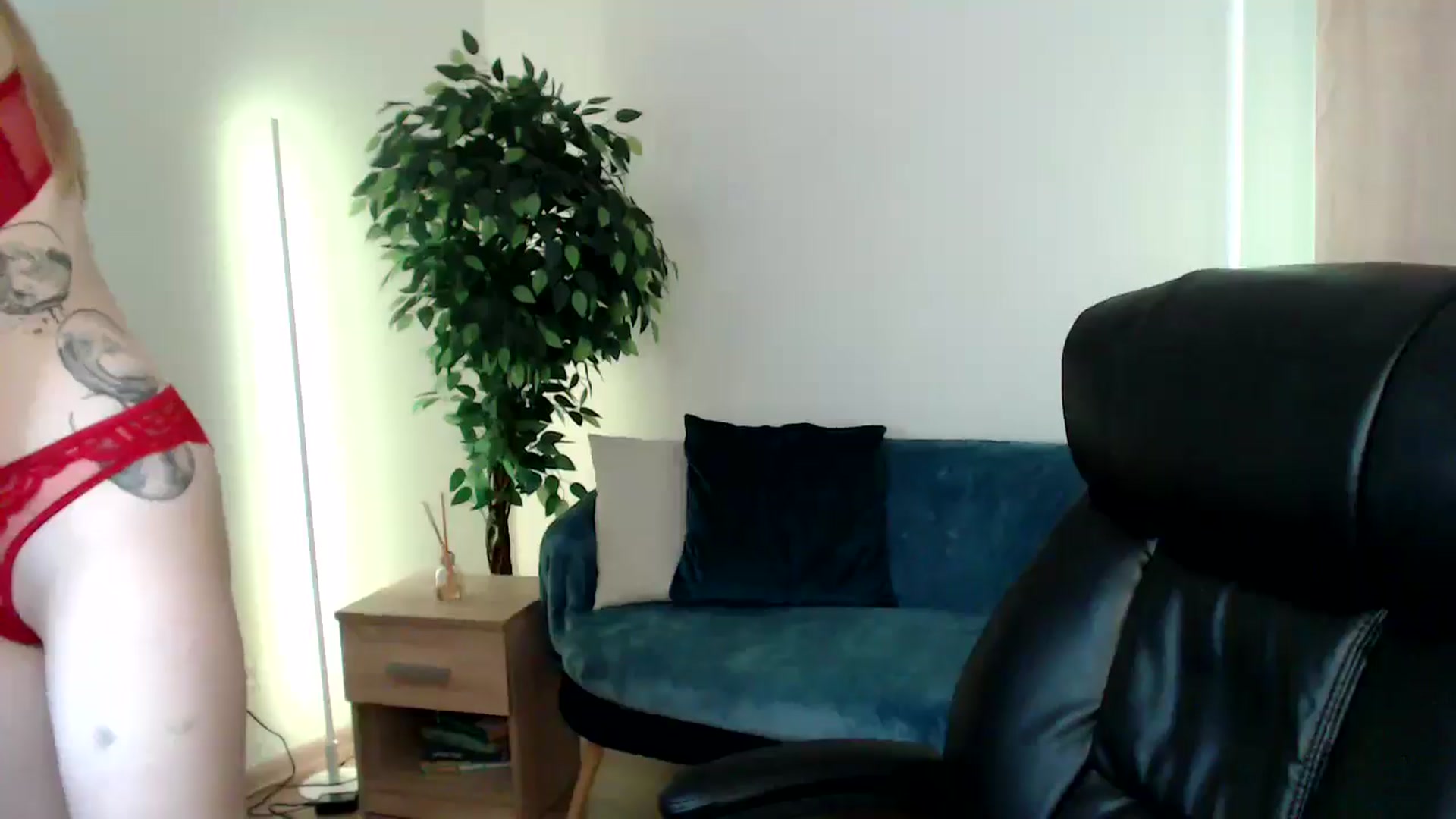 Gallery image thumbnail from HaleyVixen's myfreecams stream on, 12/14/2024, 13:07 image 7 of 20