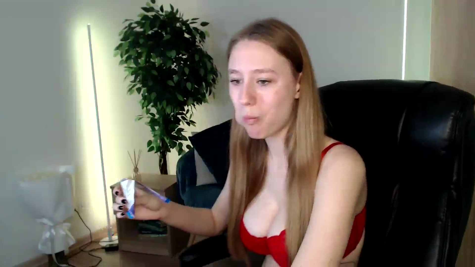 Gallery image thumbnail from HaleyVixen's myfreecams stream on, 12/15/2024, 09:39 image 7 of 20