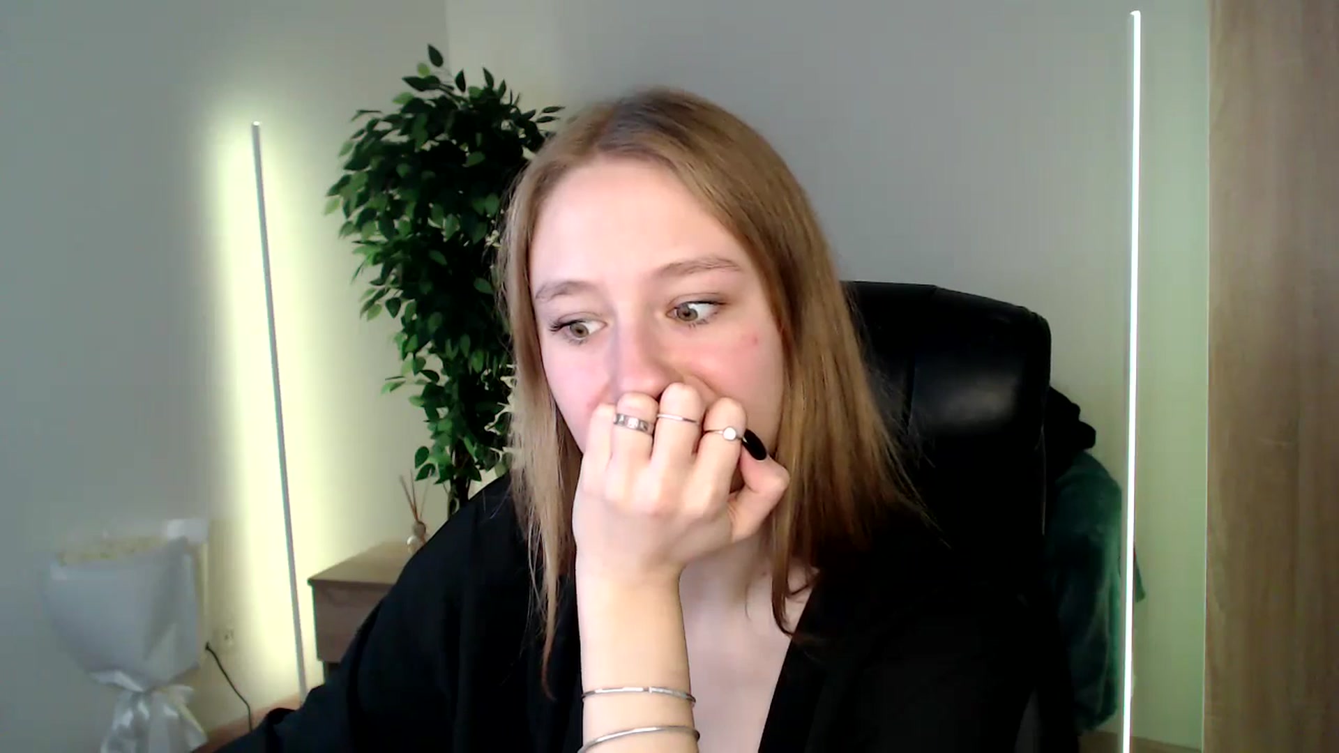Gallery image thumbnail from HaleyVixen's myfreecams stream on, 12/15/2024, 11:16 image 10 of 20
