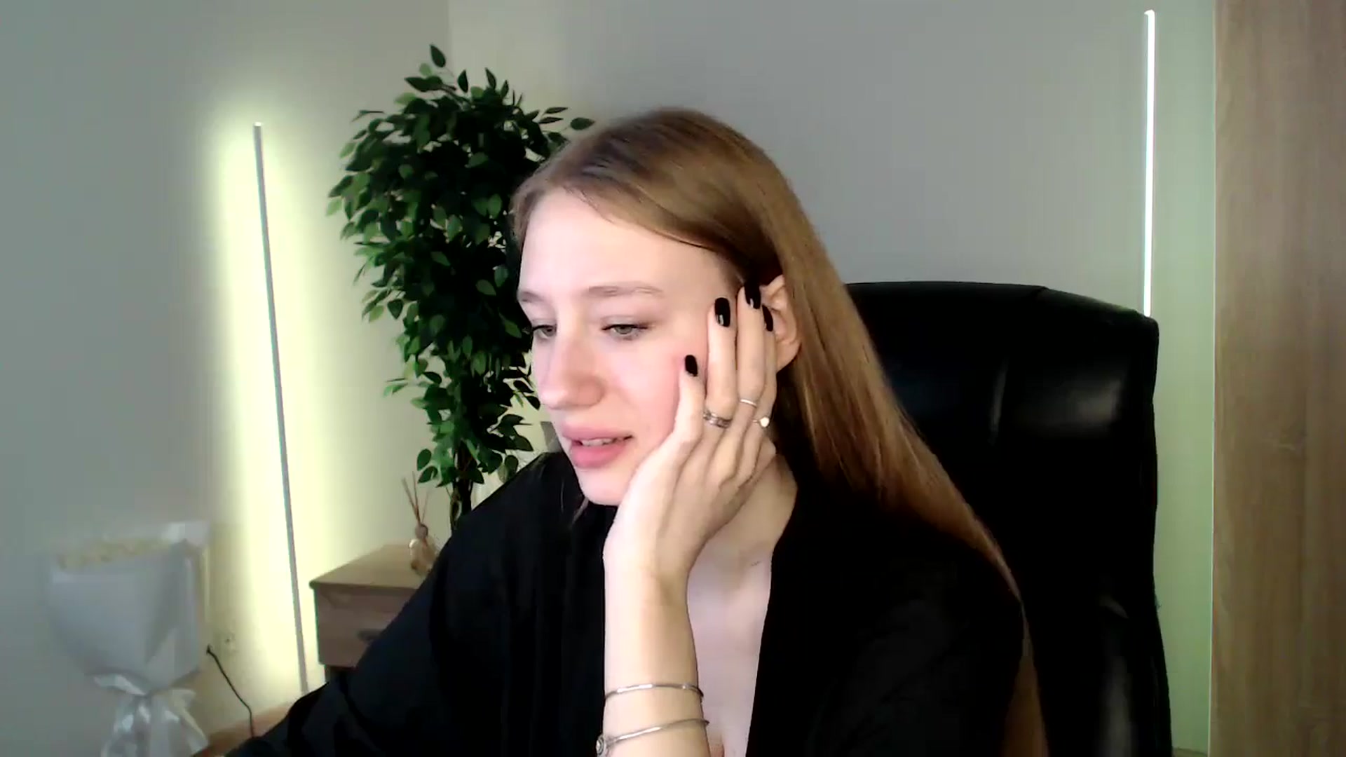 Gallery image thumbnail from HaleyVixen's myfreecams stream on, 12/15/2024, 12:44 image 13 of 20