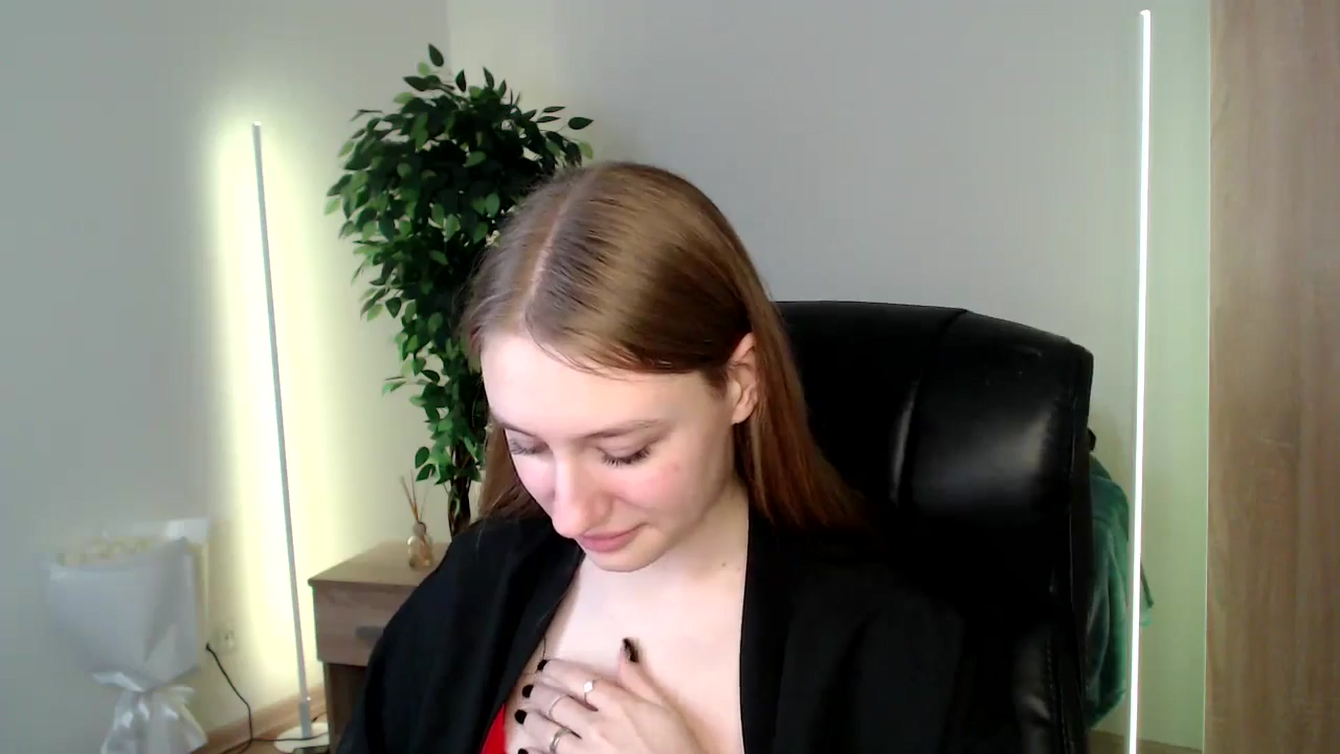 Gallery image thumbnail from HaleyVixen's myfreecams stream on, 12/15/2024, 12:44 image 3 of 20
