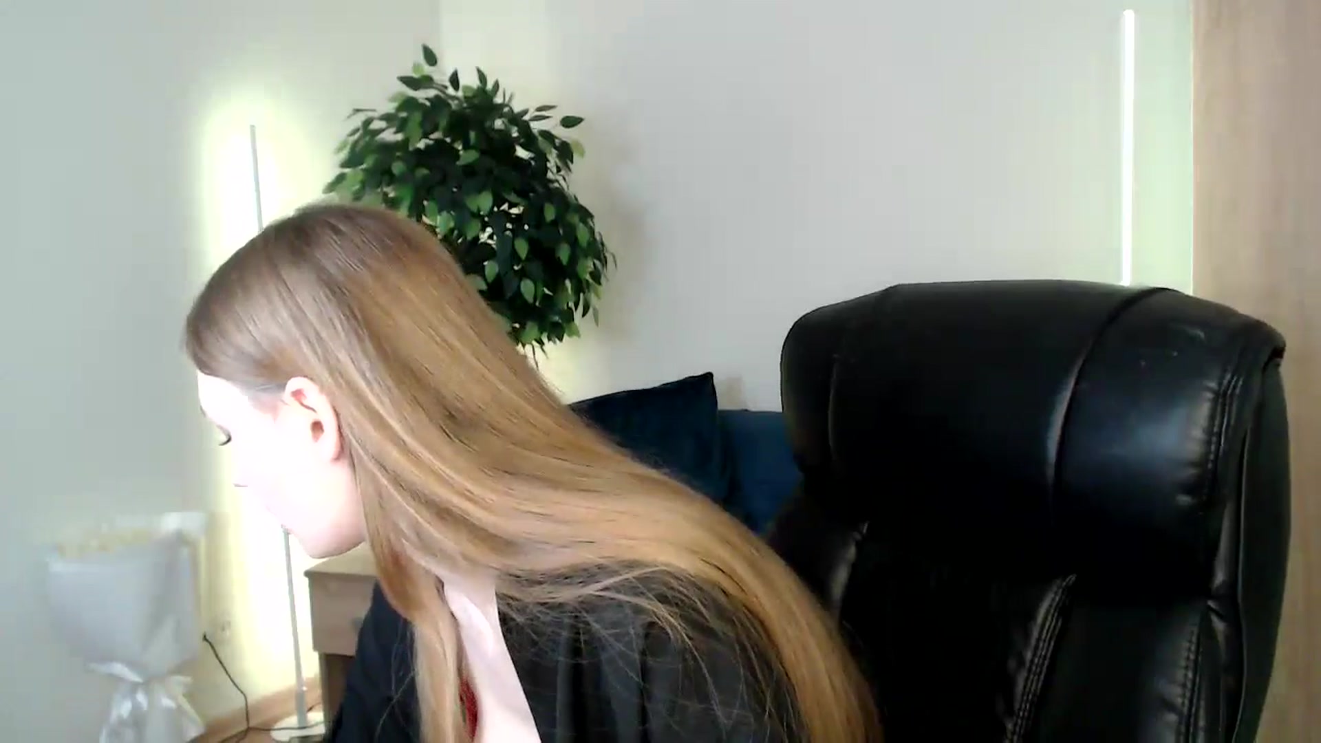 Gallery image thumbnail from HaleyVixen's myfreecams stream on, 12/15/2024, 12:44 image 9 of 20