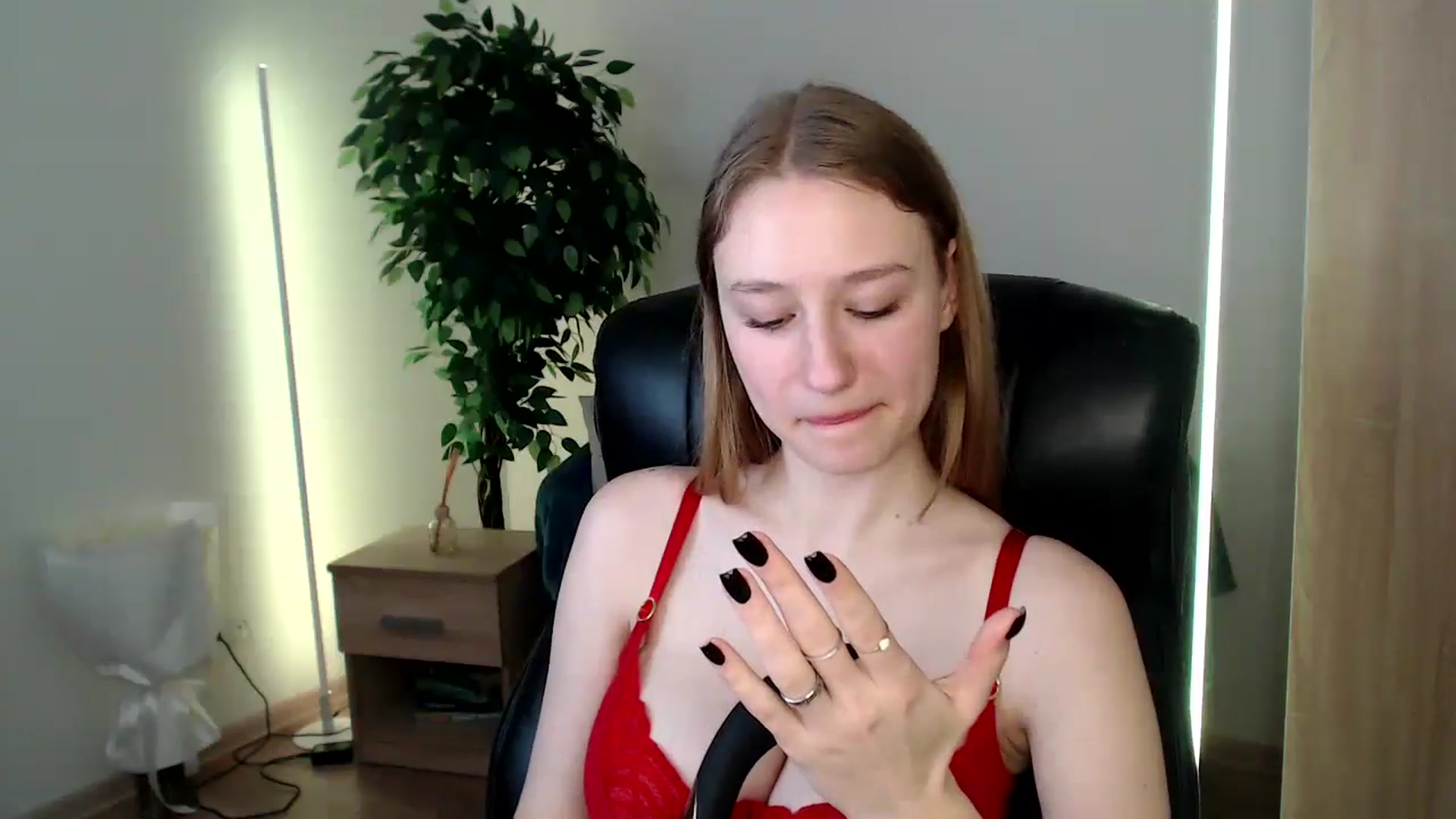 Gallery image thumbnail from HaleyVixen's myfreecams stream on, 12/16/2024, 10:43 image 18 of 20