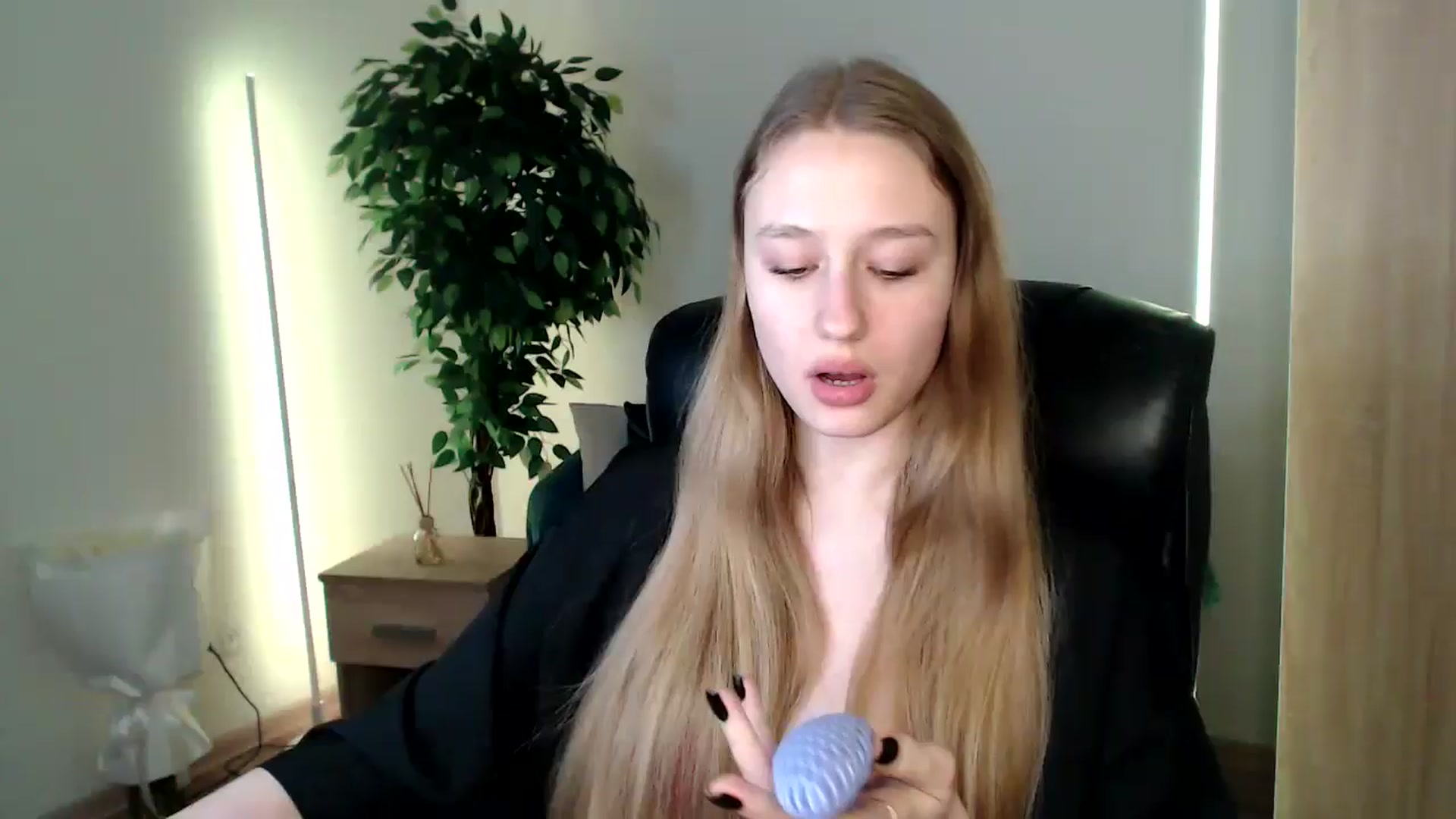 Gallery image thumbnail from HaleyVixen's myfreecams stream on, 12/16/2024, 14:23 image 1 of 20