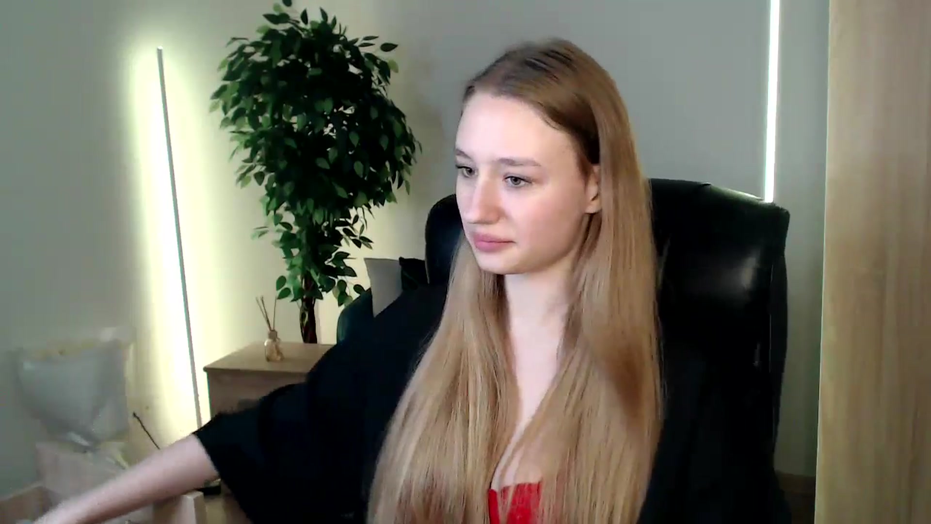 Gallery image thumbnail from HaleyVixen's myfreecams stream on, 12/16/2024, 14:23 image 2 of 20