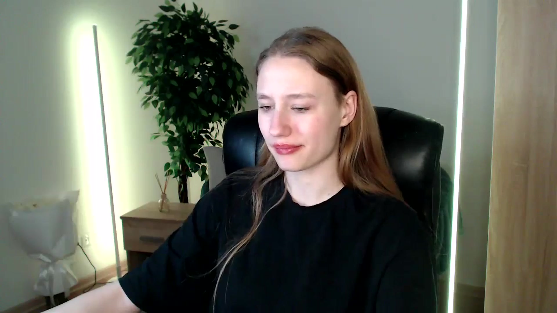 Gallery image thumbnail from HaleyVixen's myfreecams stream on, 12/17/2024, 14:11 image 11 of 20