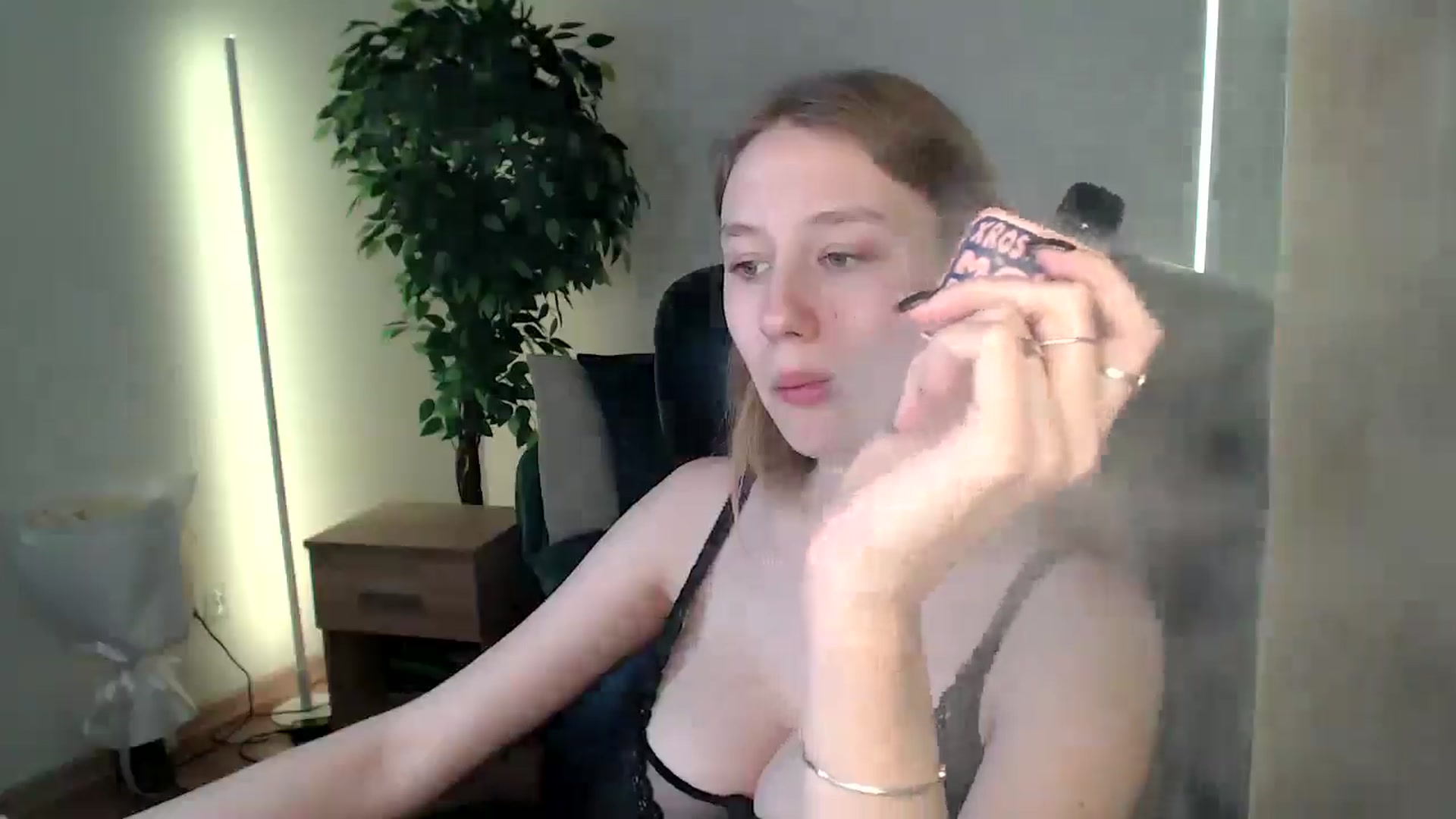 Gallery image thumbnail from HaleyVixen's myfreecams stream on, 12/18/2024, 10:54 image 15 of 20