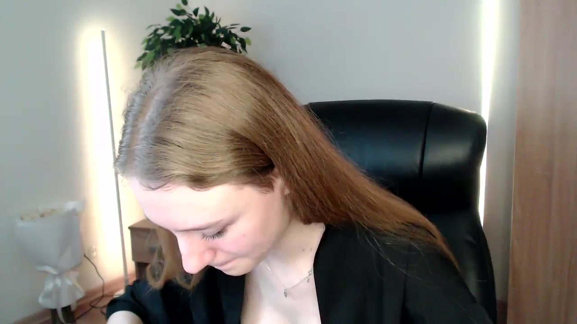 Gallery image thumbnail from HaleyVixen's myfreecams stream on, 12/20/2024, 11:07 image 6 of 20