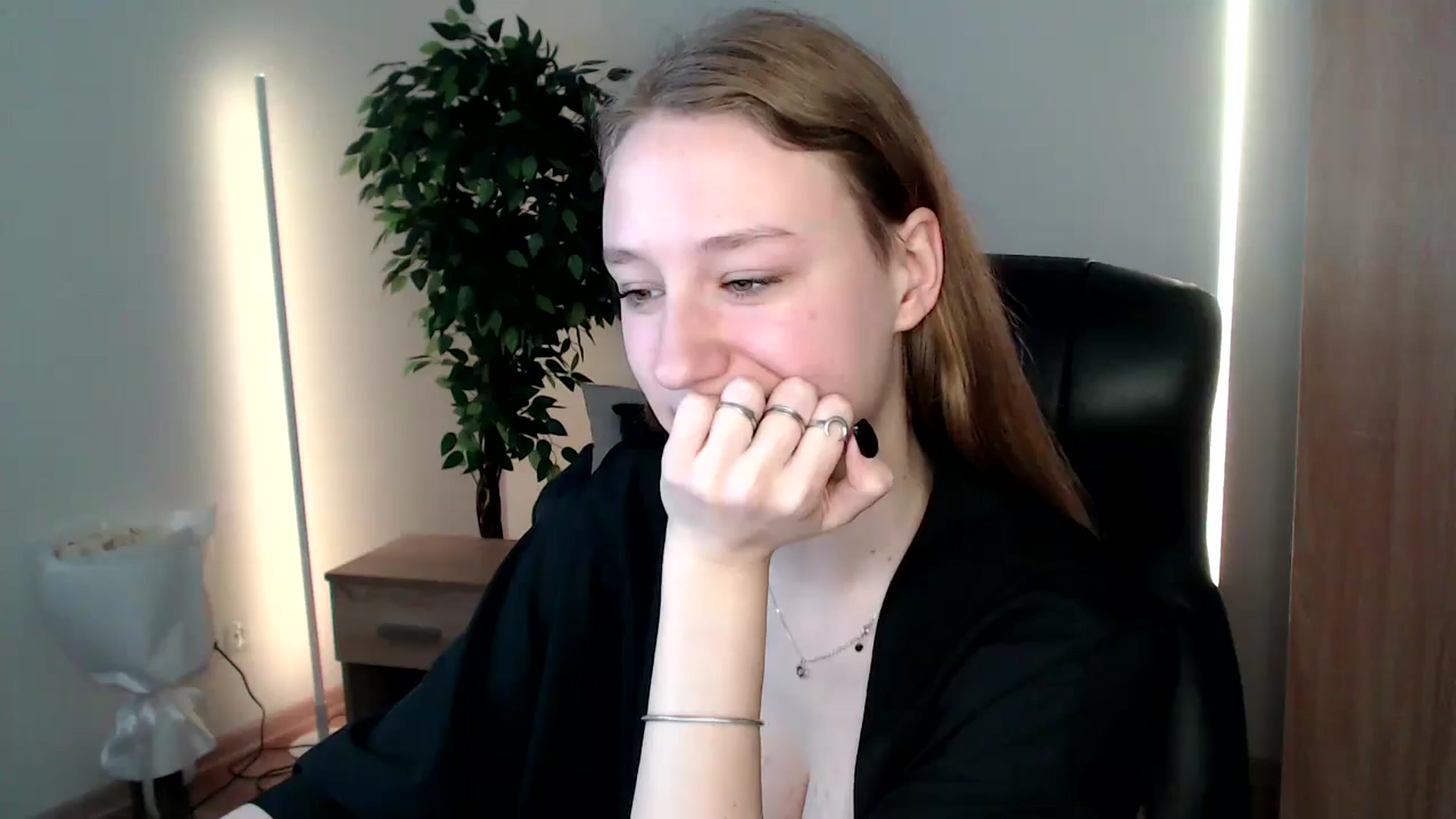 Gallery image thumbnail from HaleyVixen's myfreecams stream on, 12/20/2024, 11:07 image 7 of 20