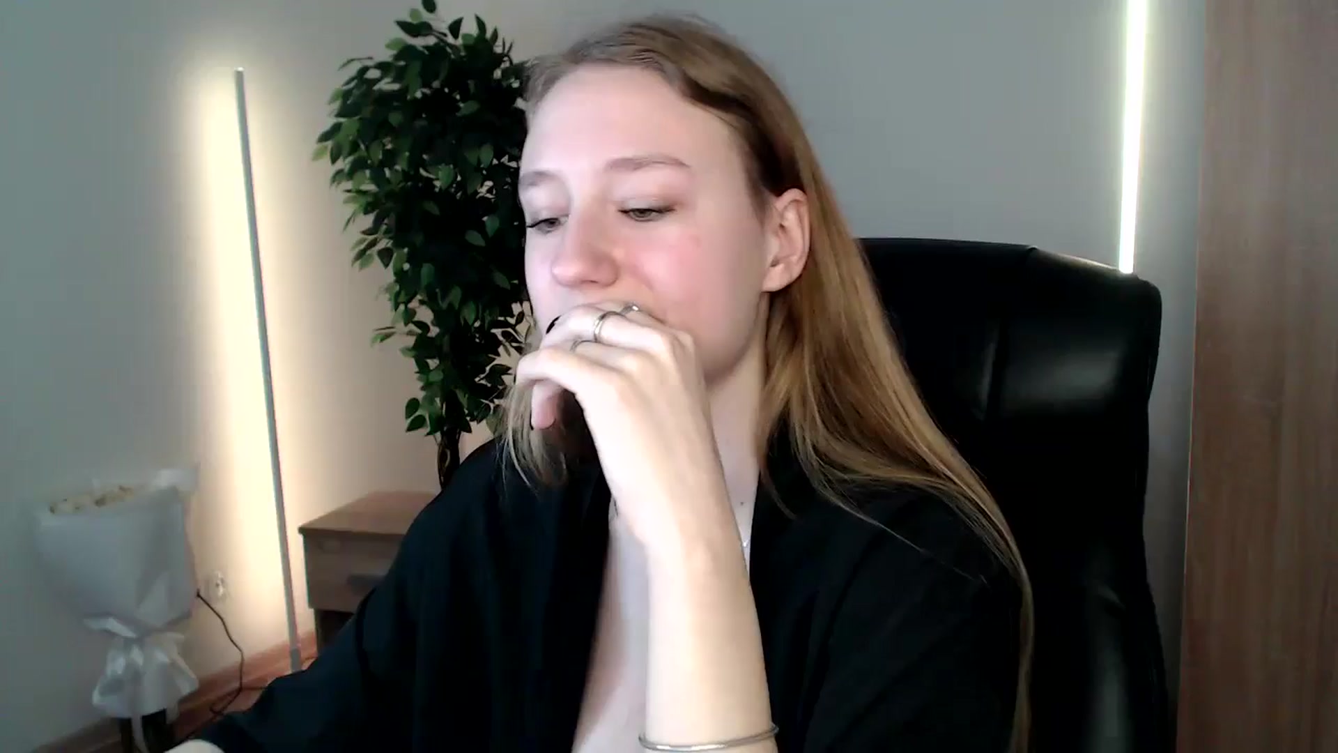 Gallery image thumbnail from HaleyVixen's myfreecams stream on, 12/20/2024, 11:07 image 2 of 20