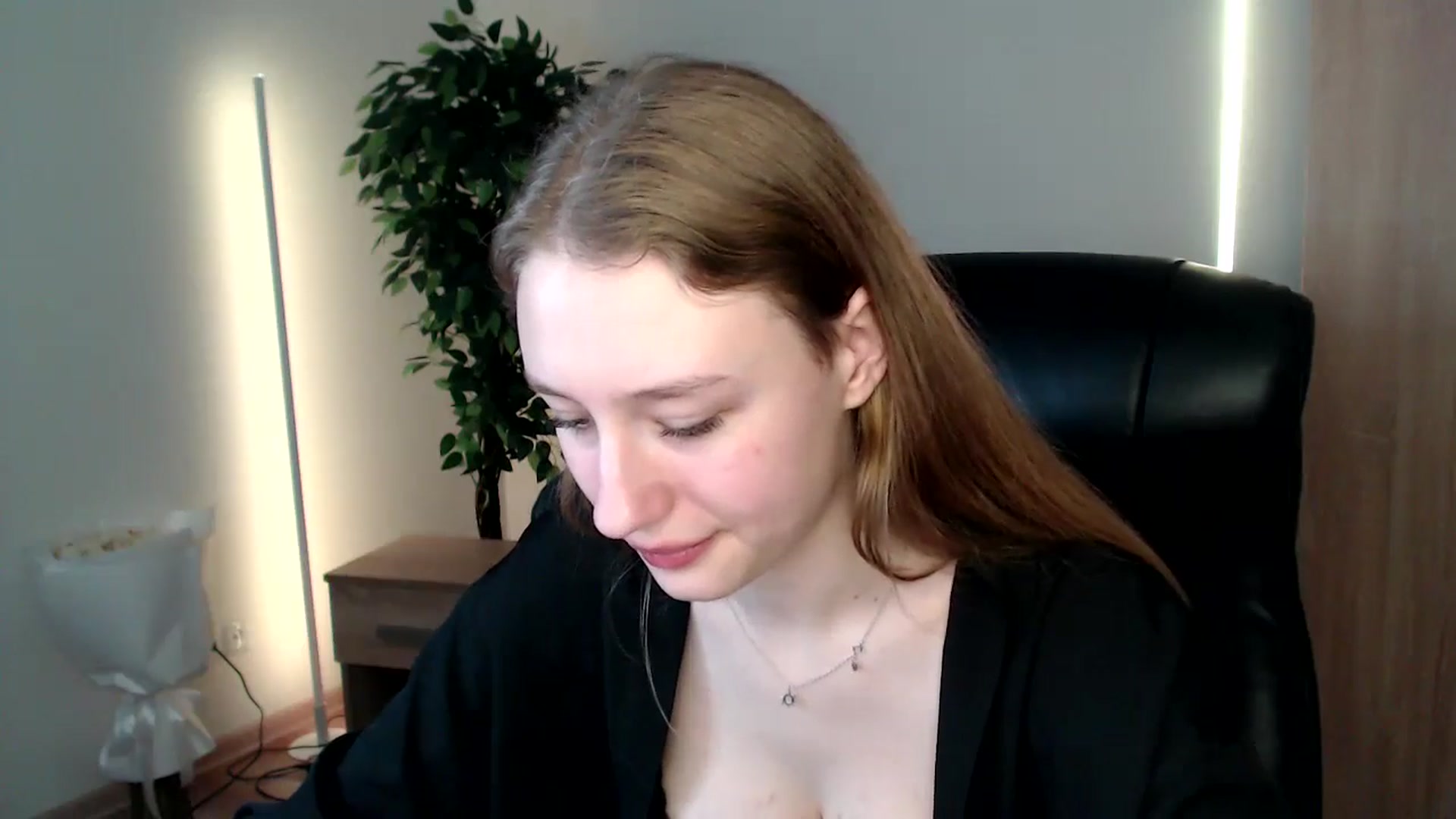 Gallery image thumbnail from HaleyVixen's myfreecams stream on, 12/20/2024, 11:42 image 2 of 20