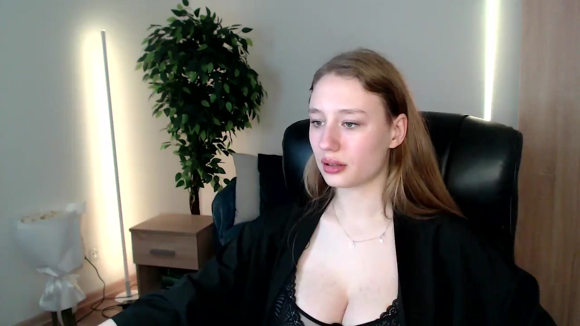 Gallery image thumbnail from HaleyVixen's myfreecams stream on, 12/20/2024, 11:42 image 11 of 20