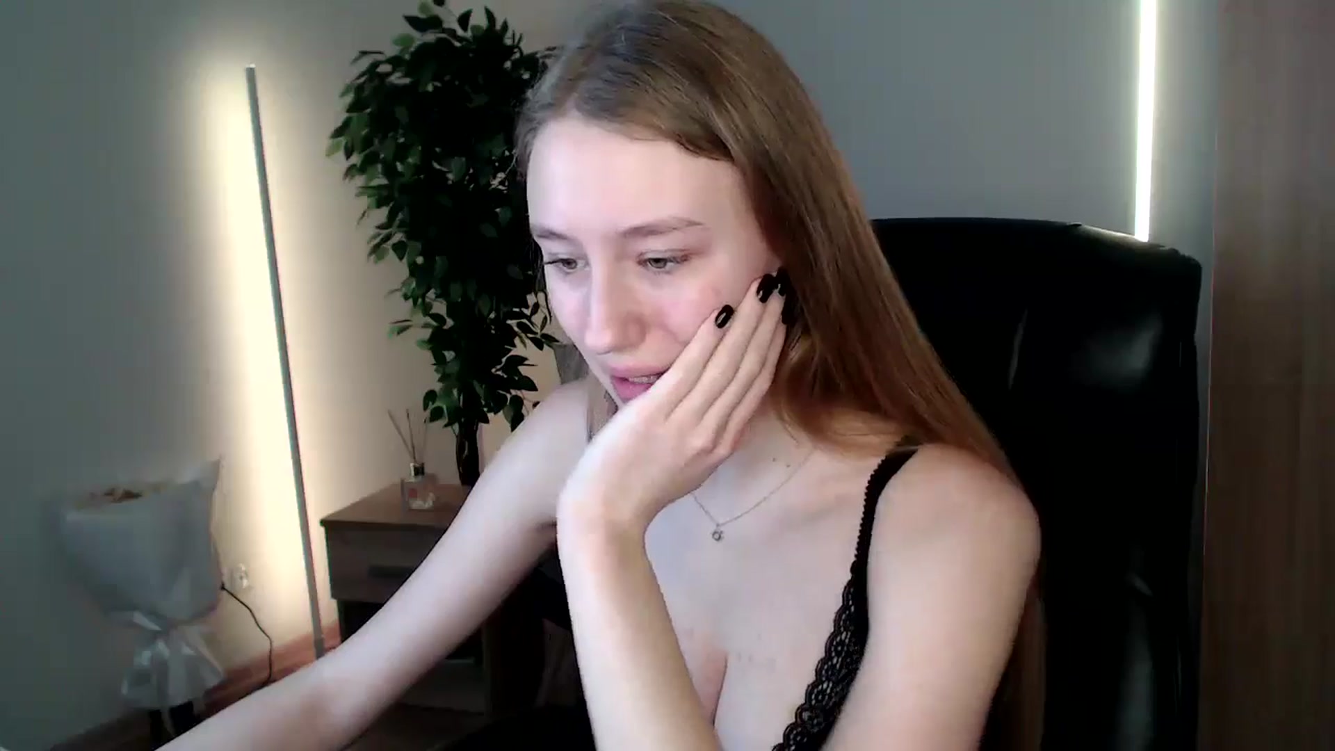 Gallery image thumbnail from HaleyVixen's myfreecams stream on, 12/21/2024, 12:27 image 8 of 20