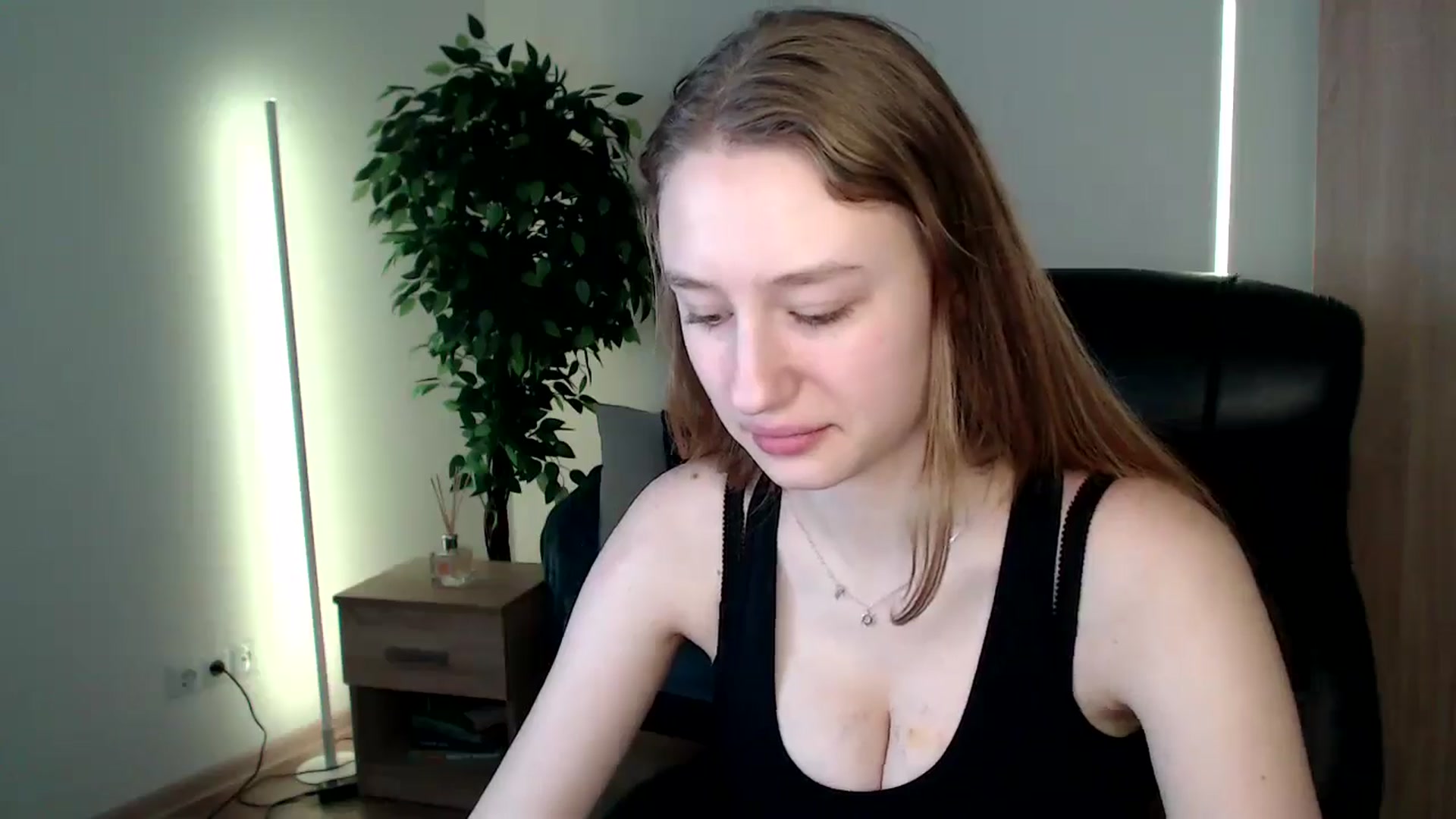 Gallery image thumbnail from HaleyVixen's myfreecams stream on, 12/23/2024, 09:51 image 17 of 20