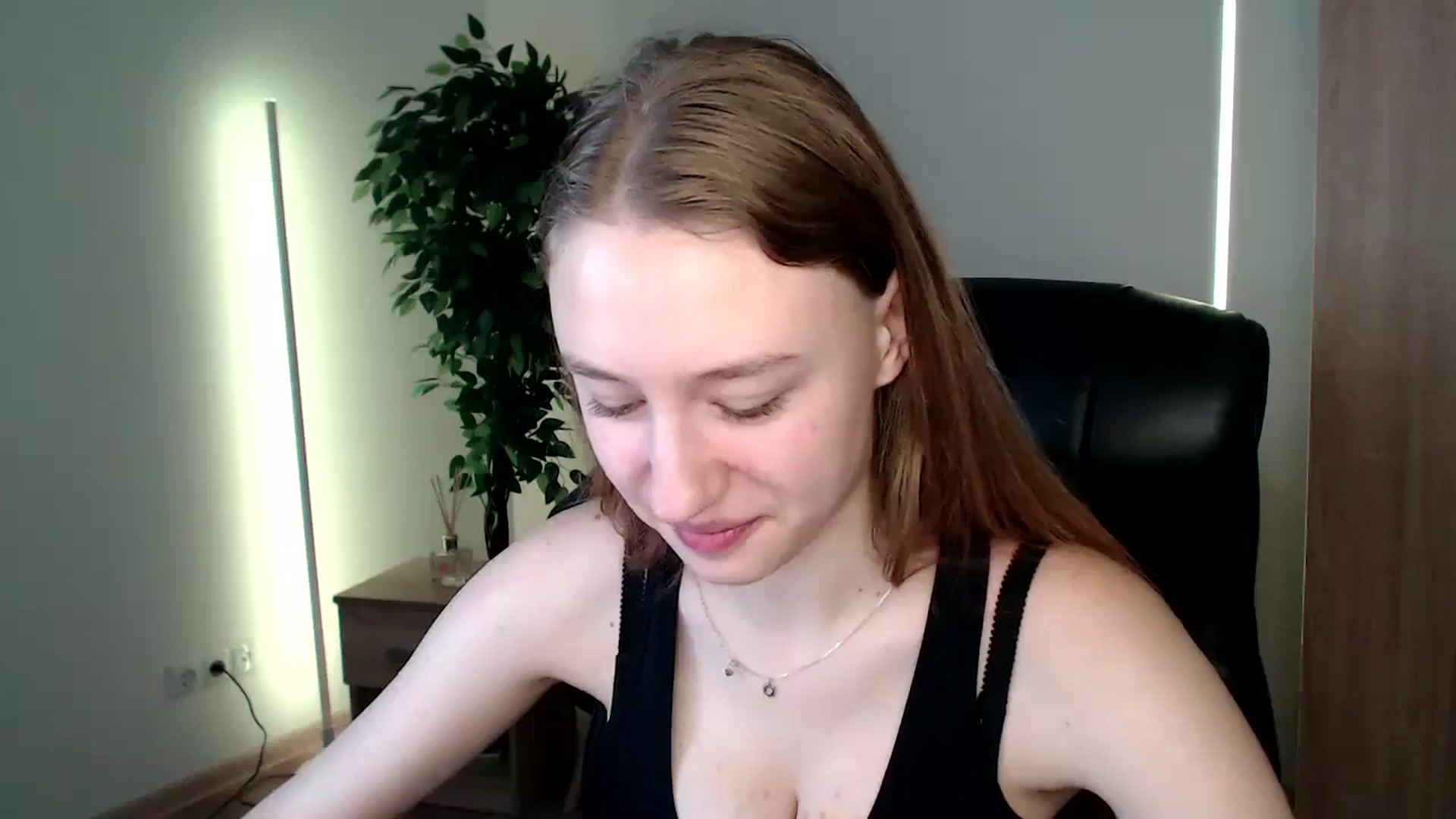 Gallery image thumbnail from HaleyVixen's myfreecams stream on, 12/23/2024, 09:51 image 20 of 20