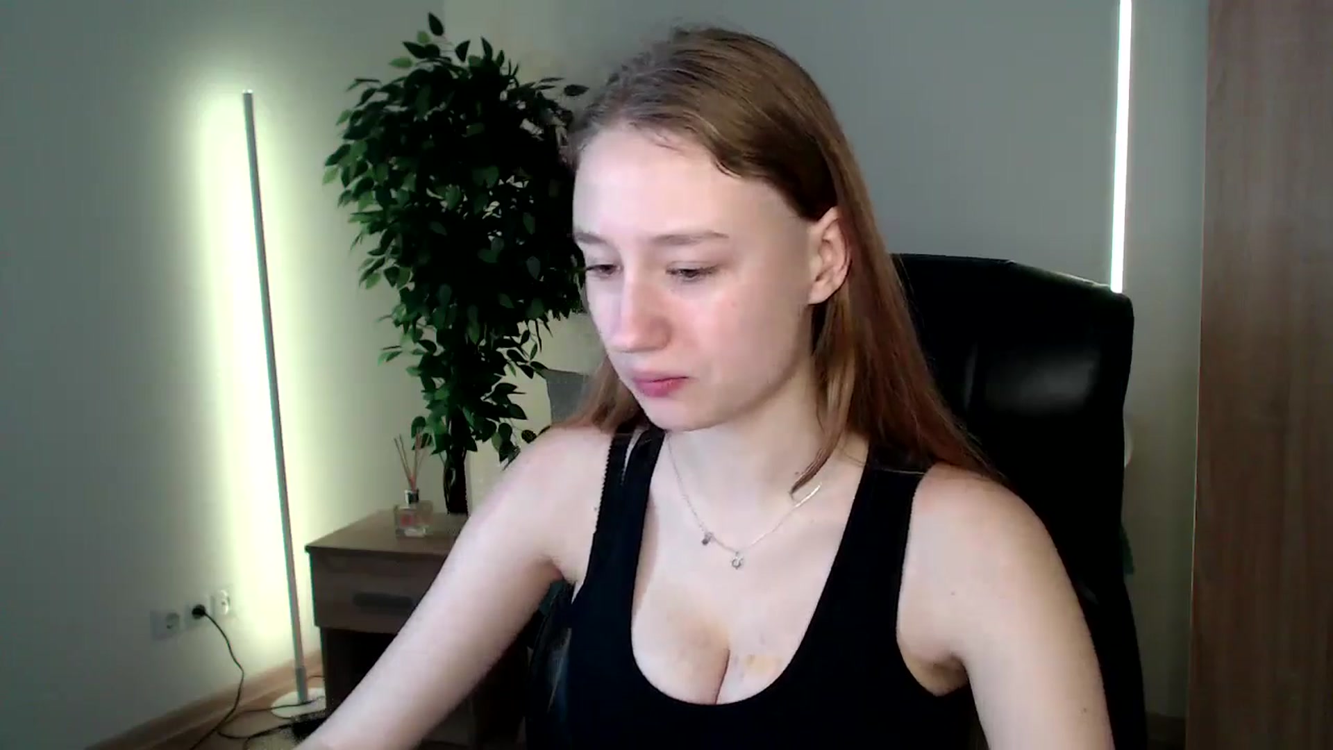 Gallery image thumbnail from HaleyVixen's myfreecams stream on, 12/23/2024, 09:51 image 13 of 20