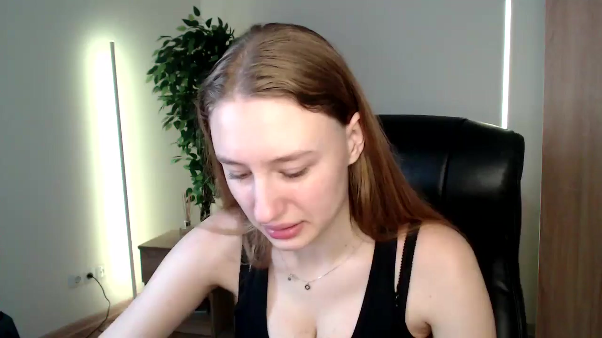 Gallery image thumbnail from HaleyVixen's myfreecams stream on, 12/23/2024, 10:12 image 11 of 20