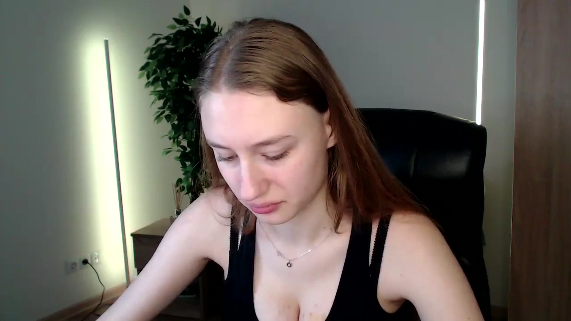 Gallery image thumbnail from HaleyVixen's myfreecams stream on, 12/23/2024, 10:12 image 4 of 20