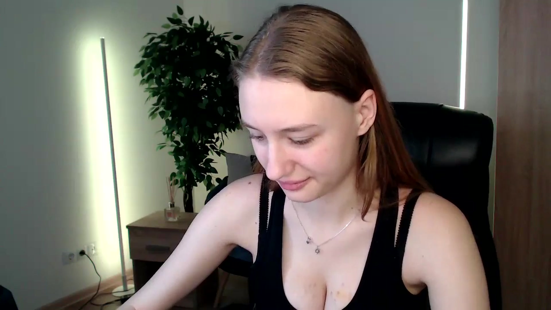 Gallery image thumbnail from HaleyVixen's myfreecams stream on, 12/23/2024, 10:12 image 17 of 20