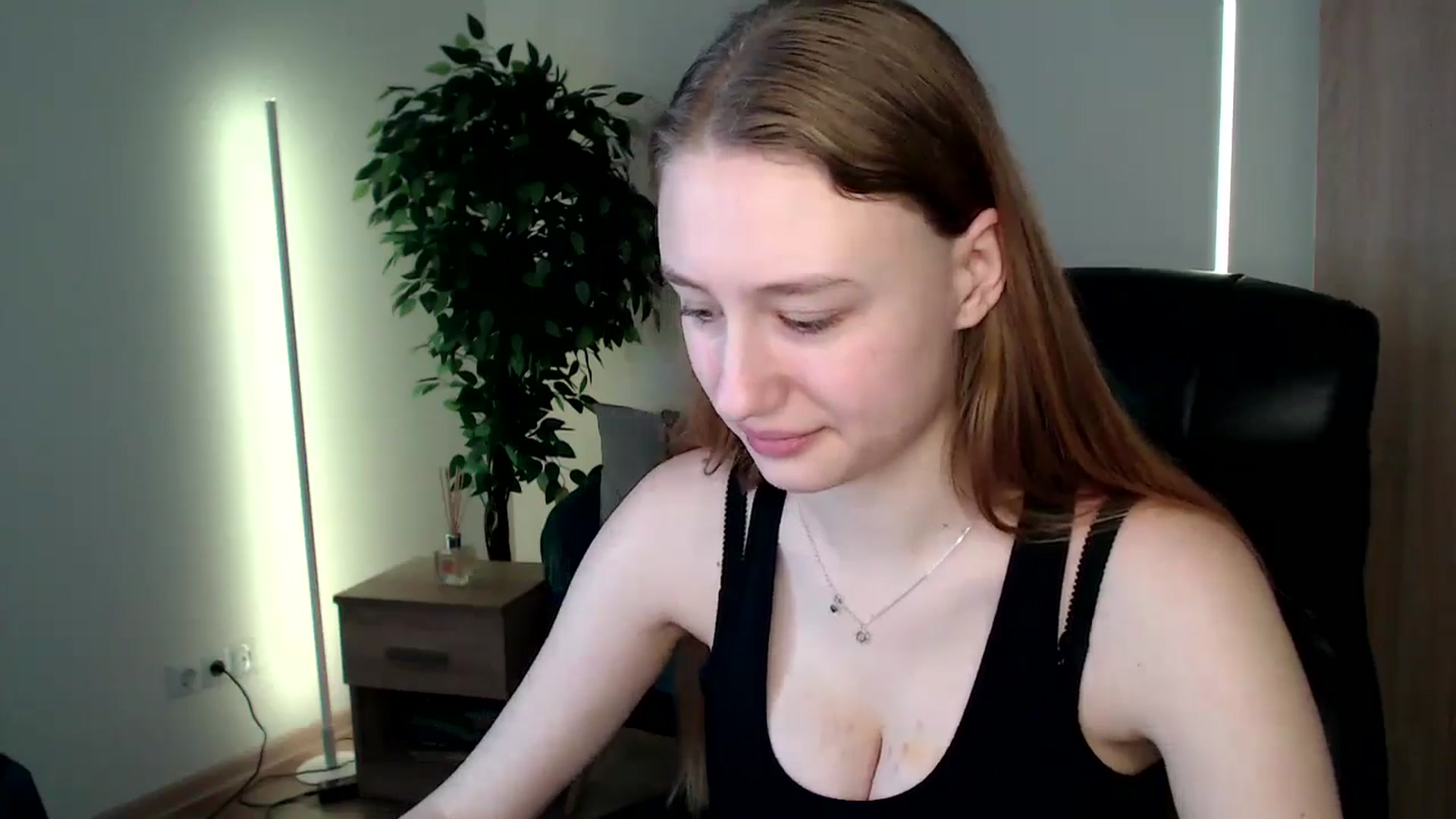 Gallery image thumbnail from HaleyVixen's myfreecams stream on, 12/23/2024, 10:12 image 19 of 20