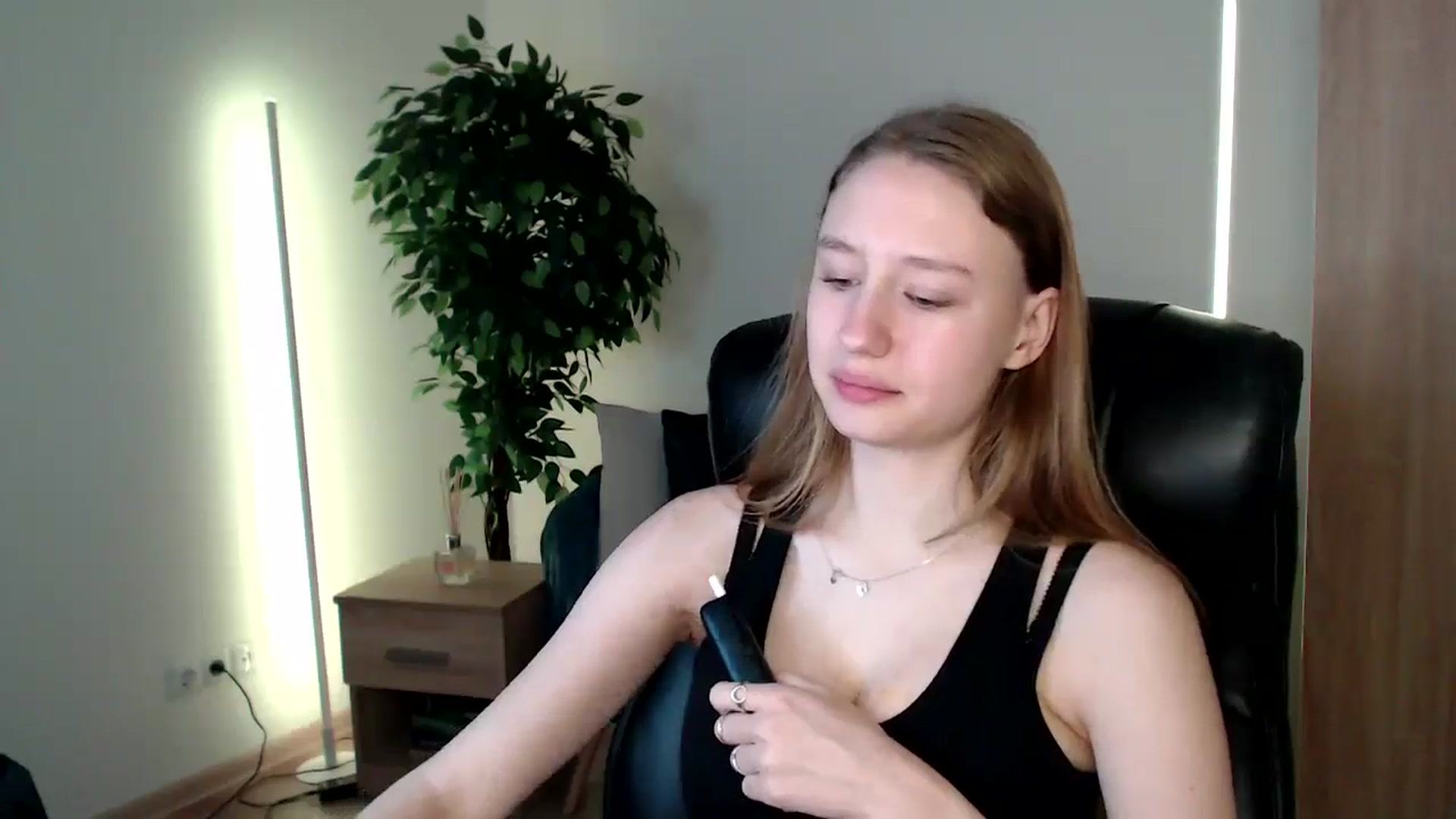 Gallery image thumbnail from HaleyVixen's myfreecams stream on, 12/23/2024, 10:12 image 8 of 20