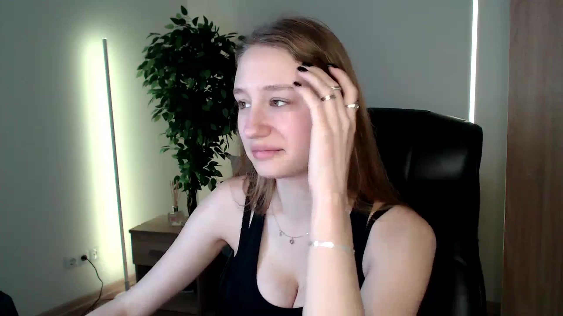 Gallery image thumbnail from HaleyVixen's myfreecams stream on, 12/23/2024, 10:12 image 5 of 20