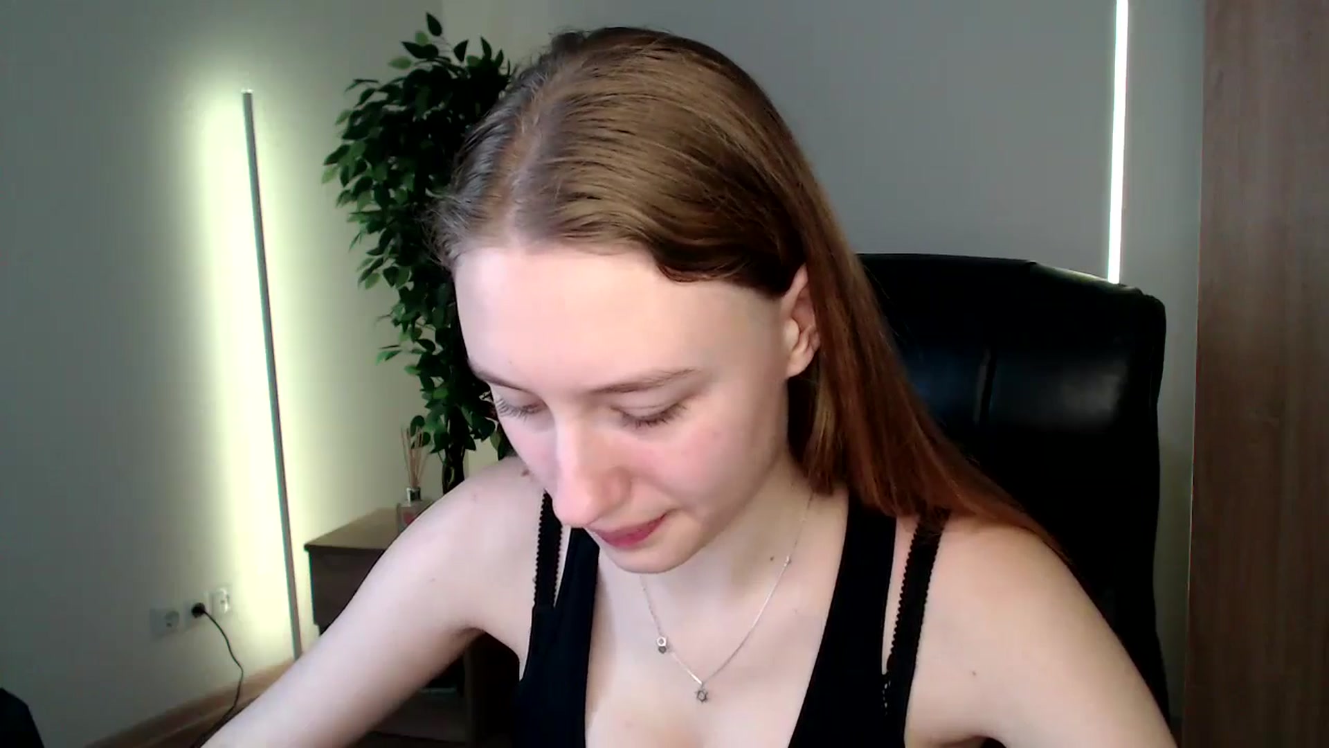 Gallery image thumbnail from HaleyVixen's myfreecams stream on, 12/23/2024, 10:12 image 14 of 20